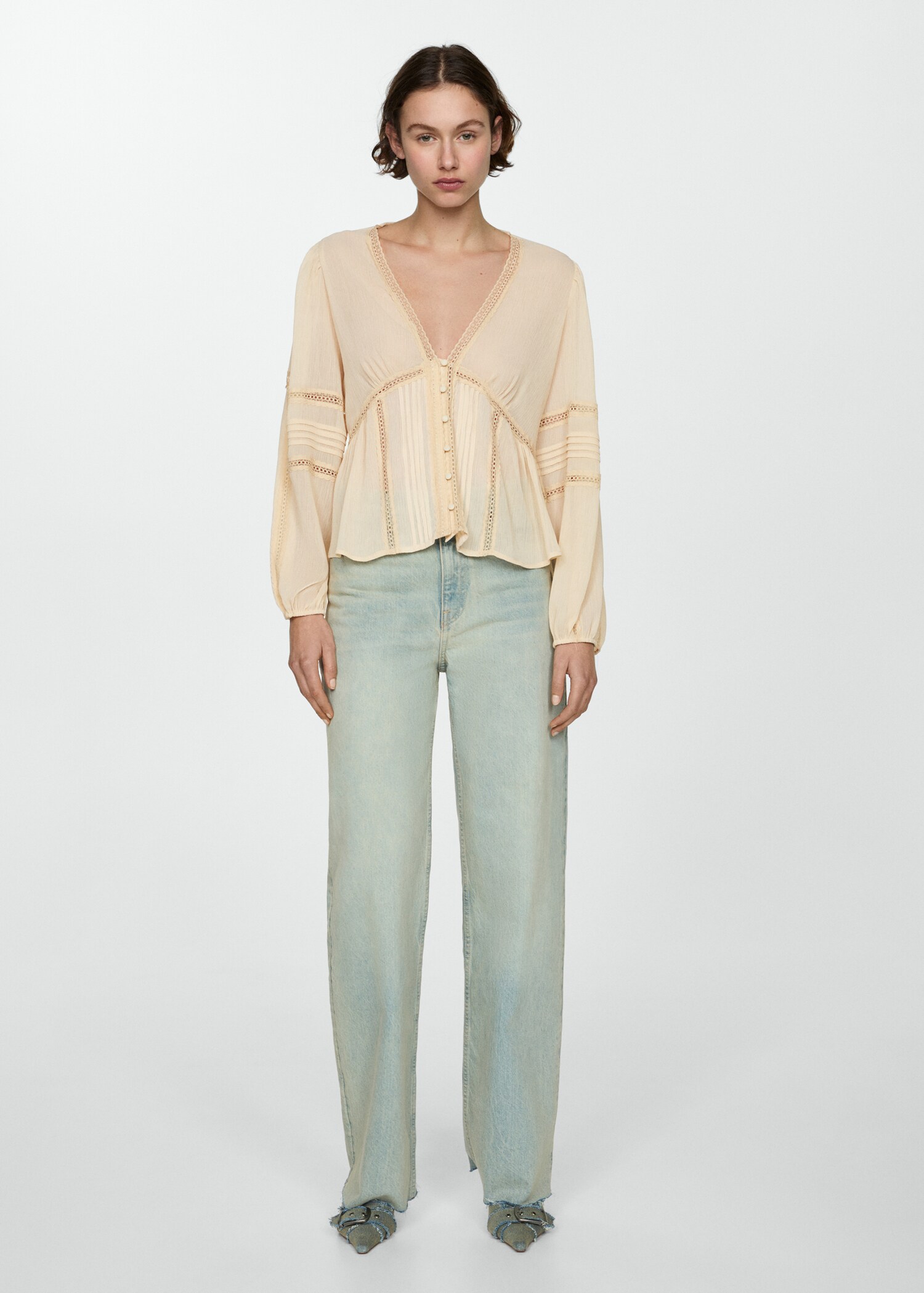 Blusa fluida bordada - Plano general