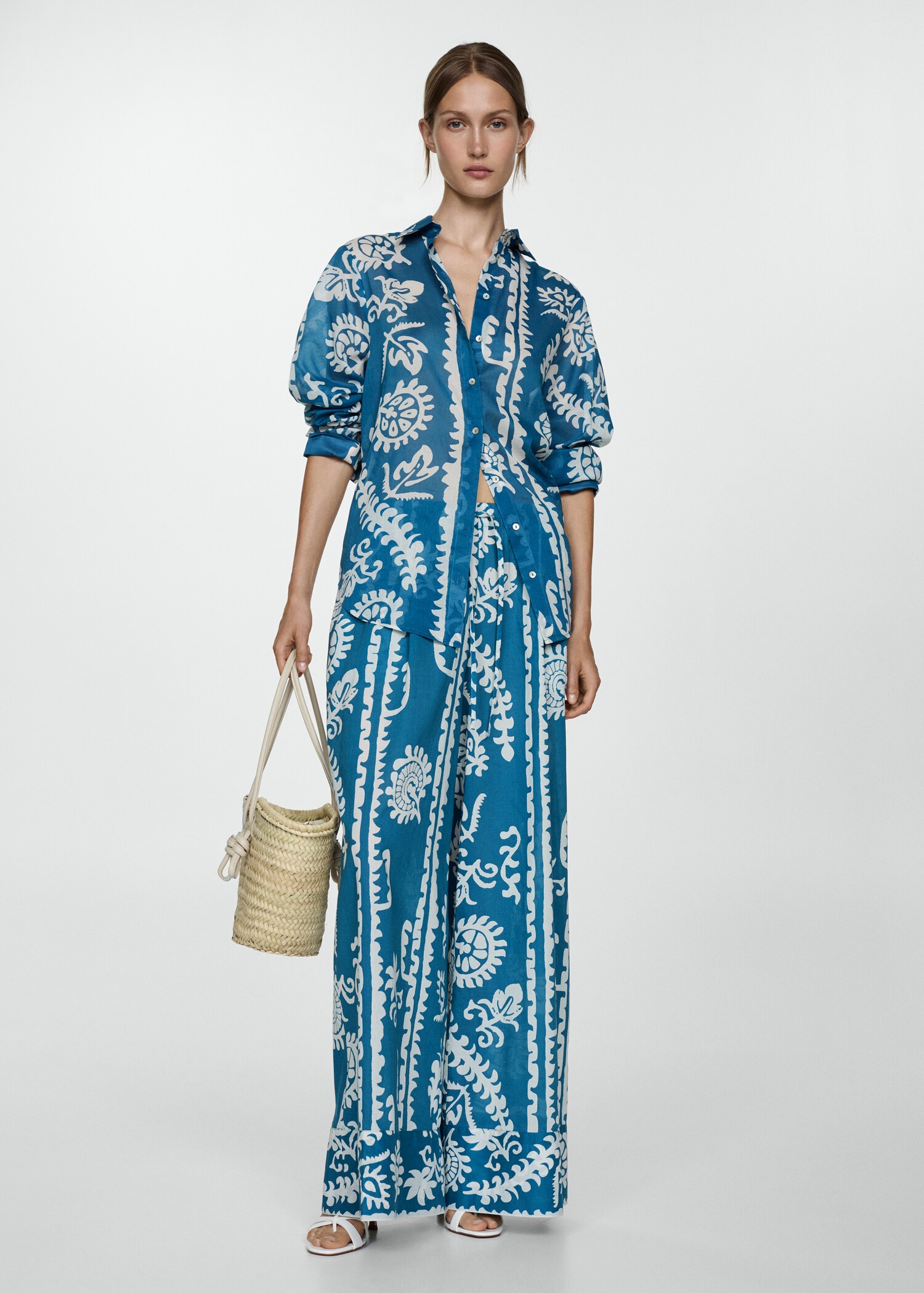 Camisa oversize estampada - Plano geral