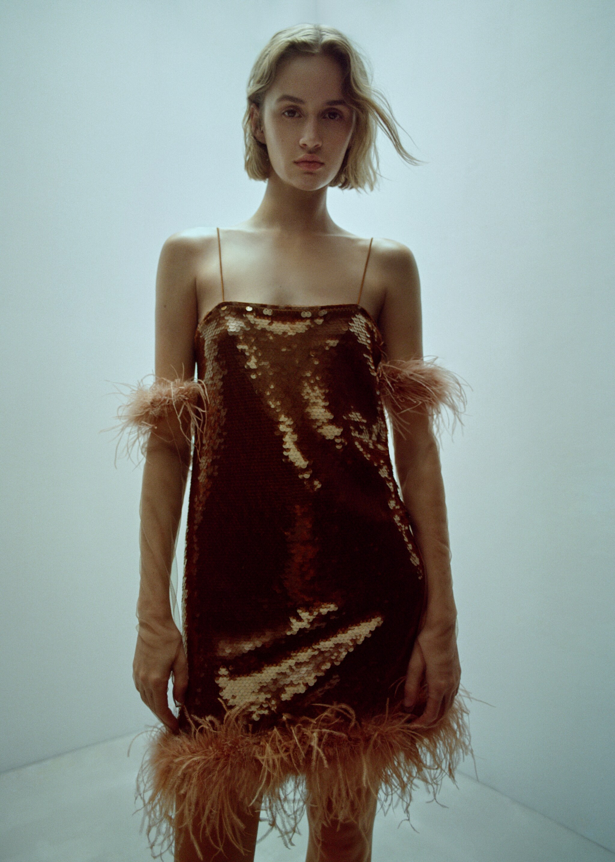 Tulle gloves with feather detail - General plane, Pale Pink. Ref: 67010350-00.