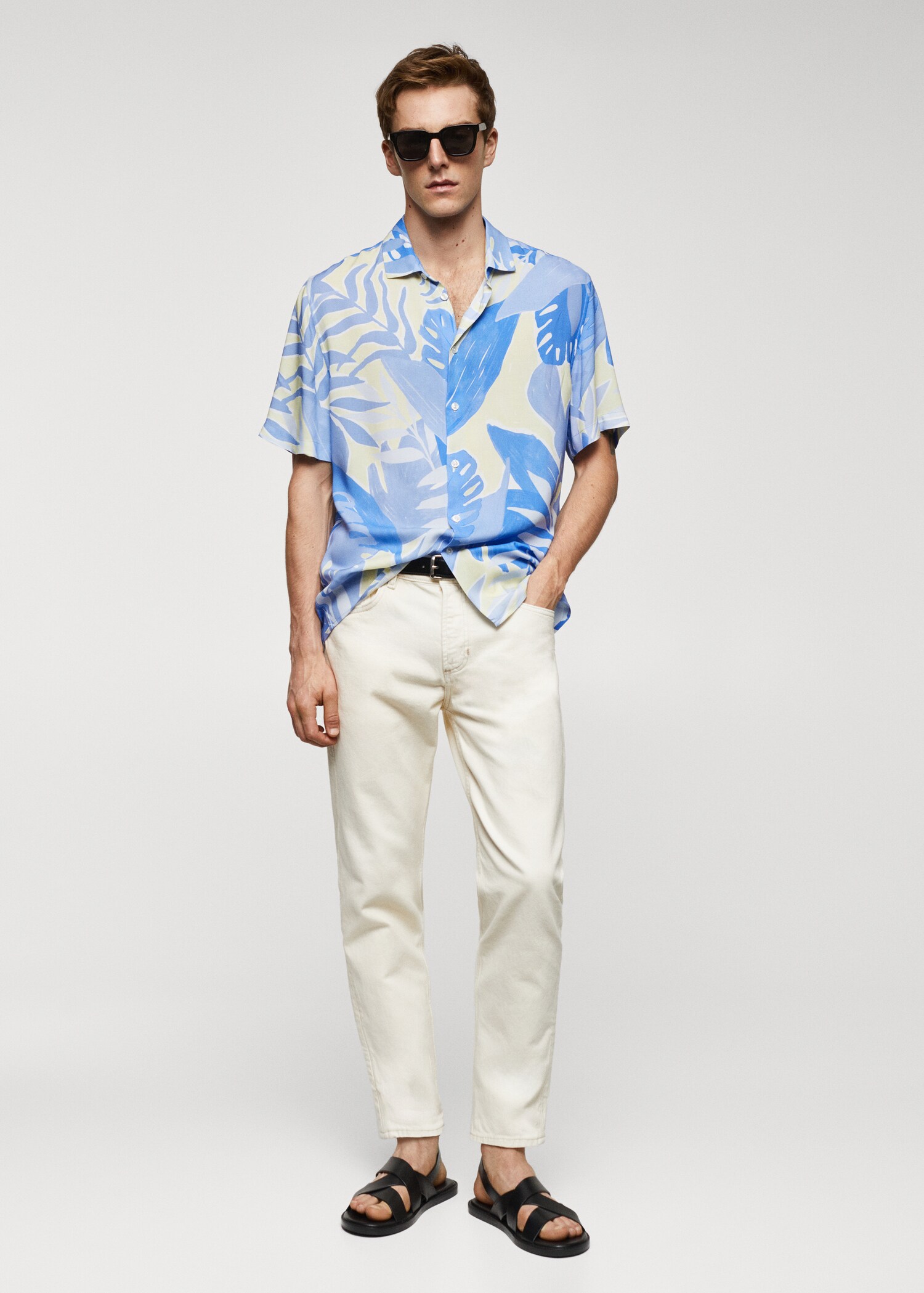 Camisa regular fit fluída estampada - Plano general