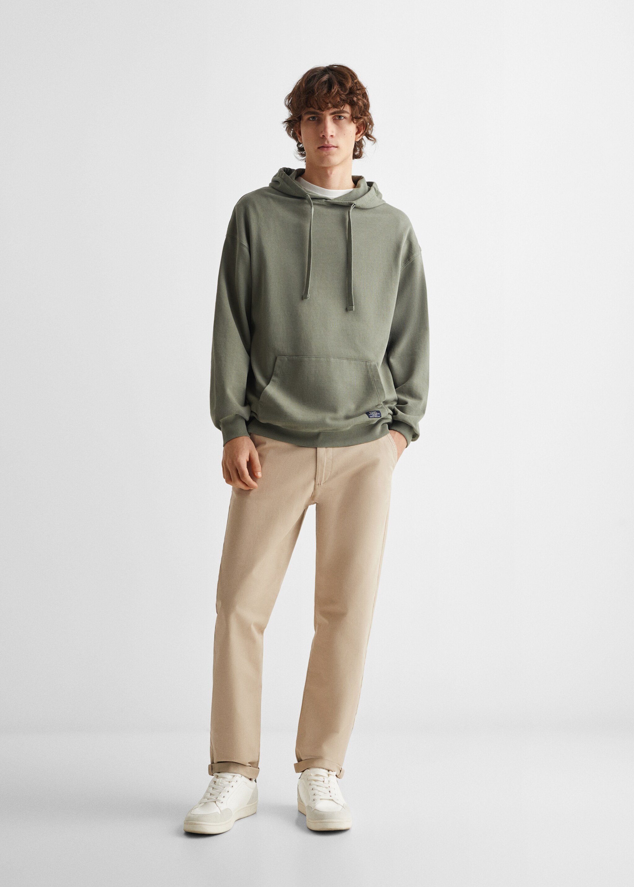 Pantalón chino algodón - Plano general, Beige. Ref: 67010665-00.