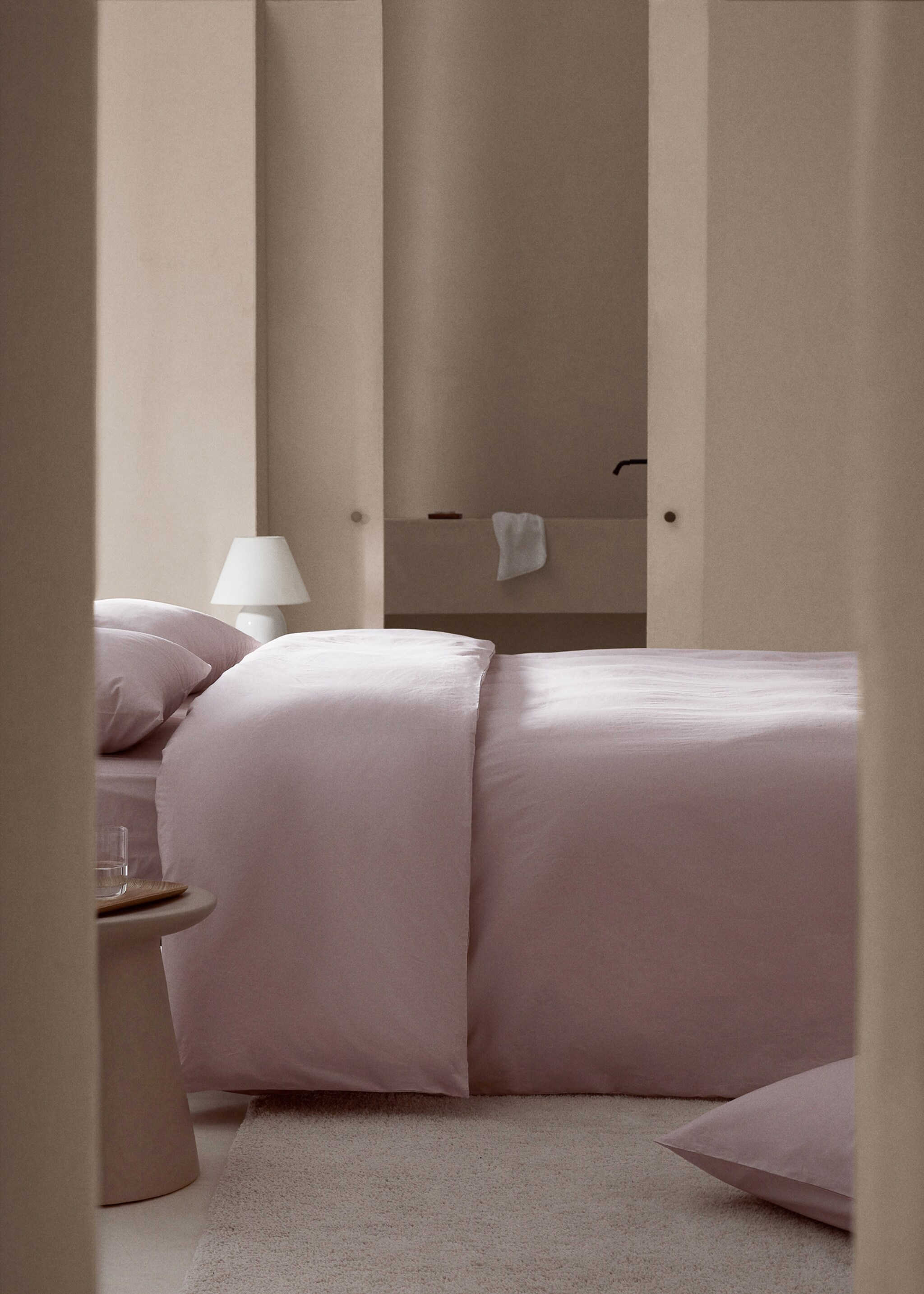 300 thread count cotton duvet cover for Queen bed - General plane