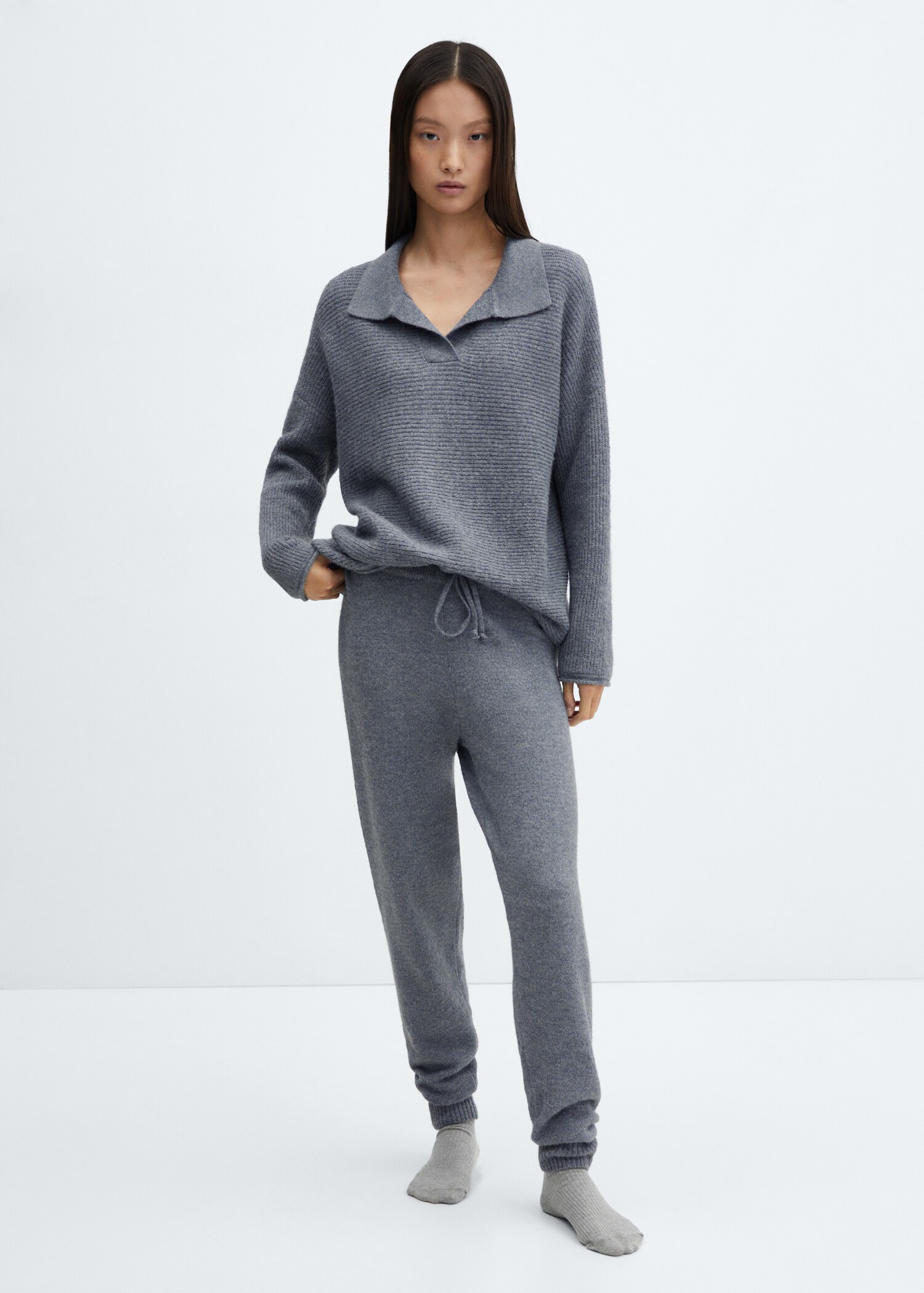 Oversized knitted sweater - General plane