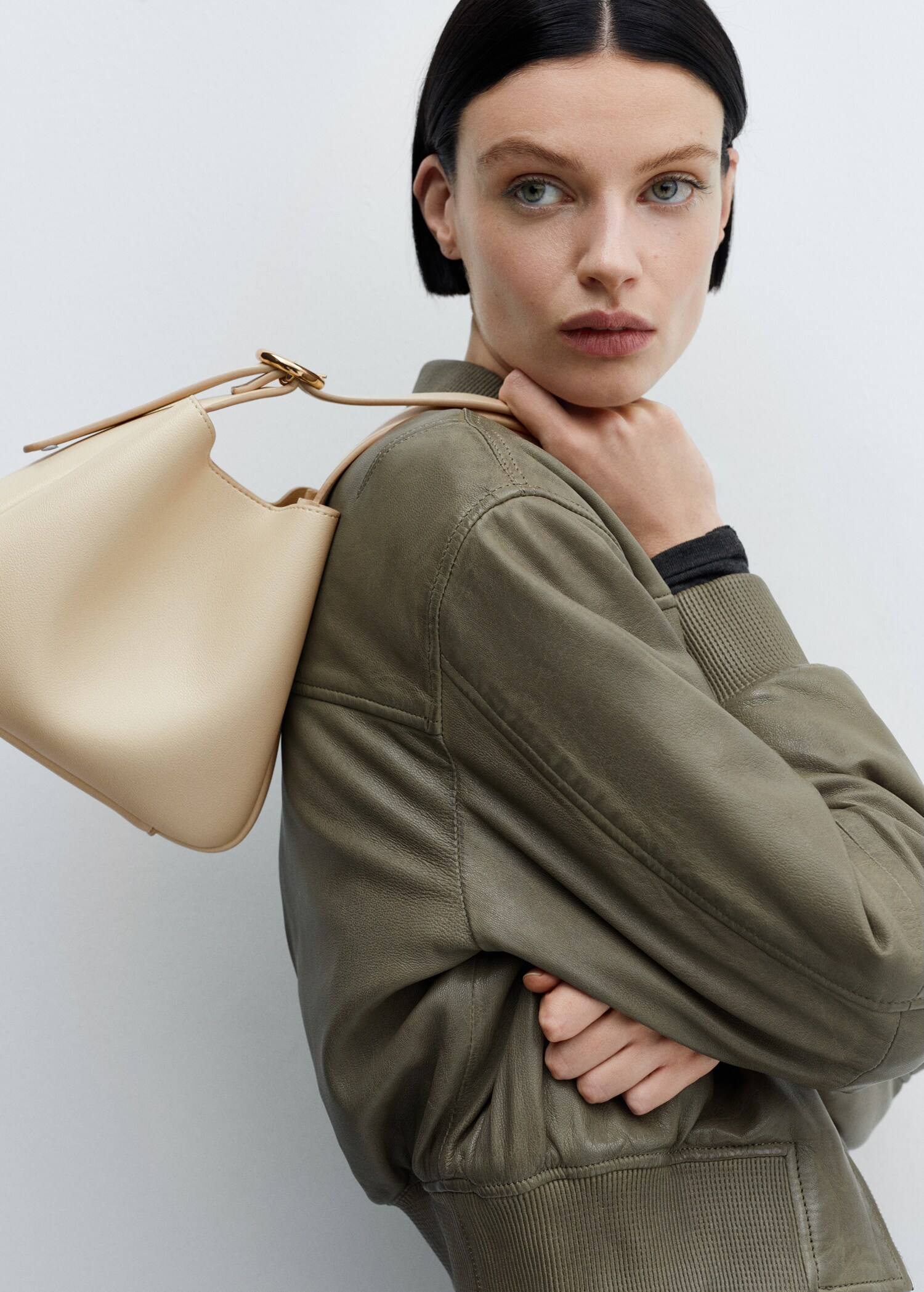 Shoulder bag with buckle - General plane