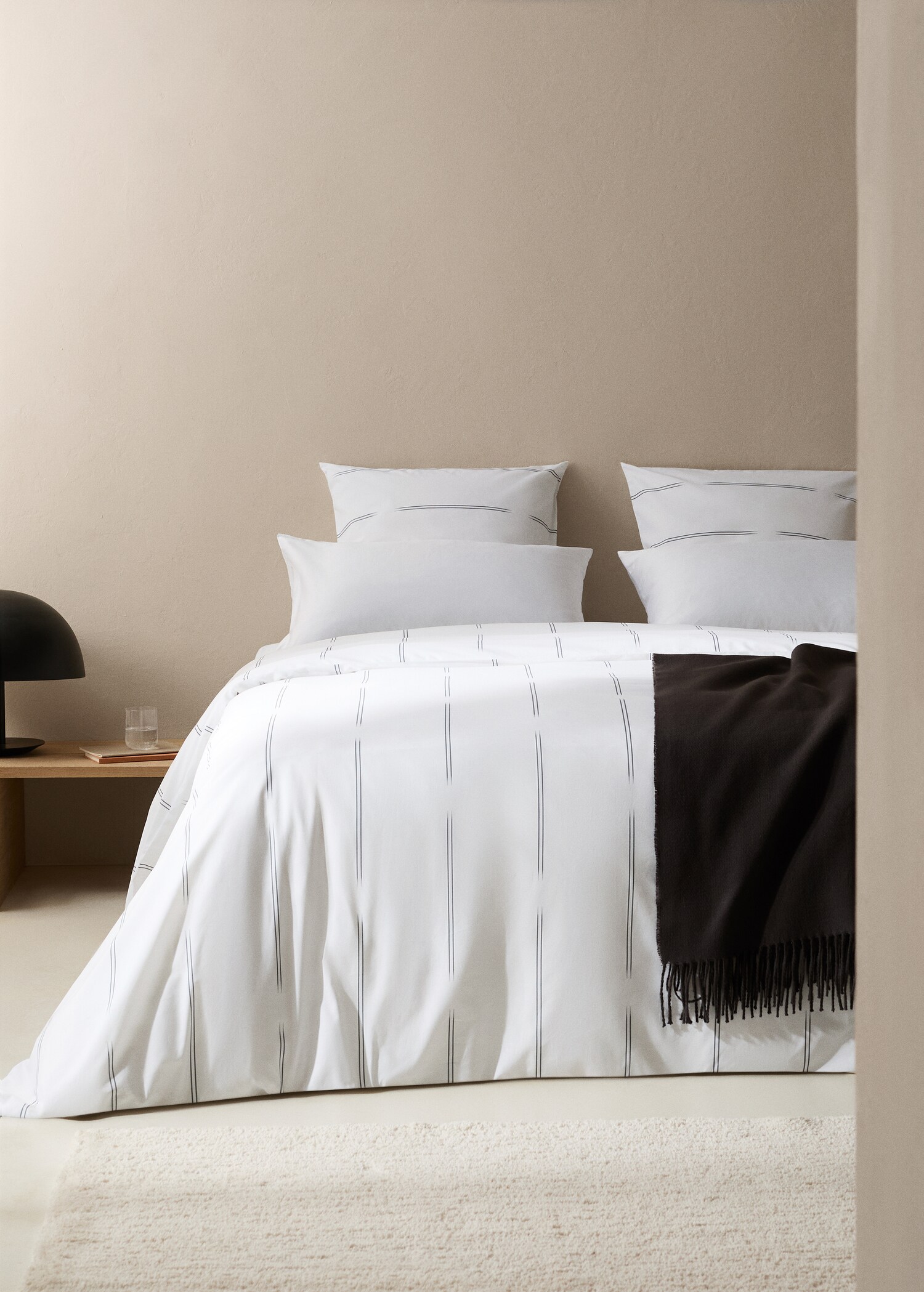 Capa de edredão de algodão às riscas (cama 150/160 cm) - Plano geral
