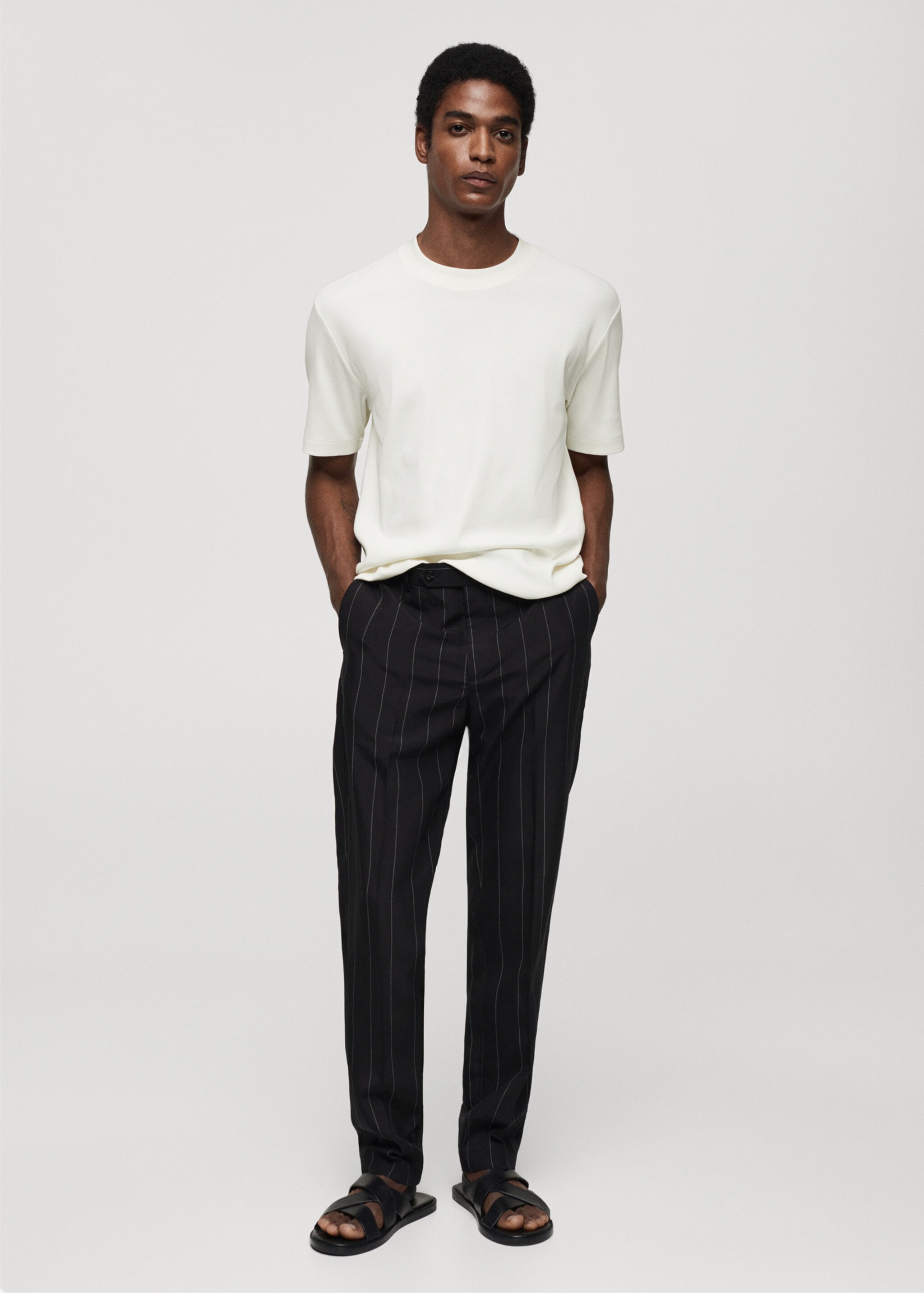 T-shirt regular fit coton - Plan général, Blanc cassé. Ref: 67017709-00.