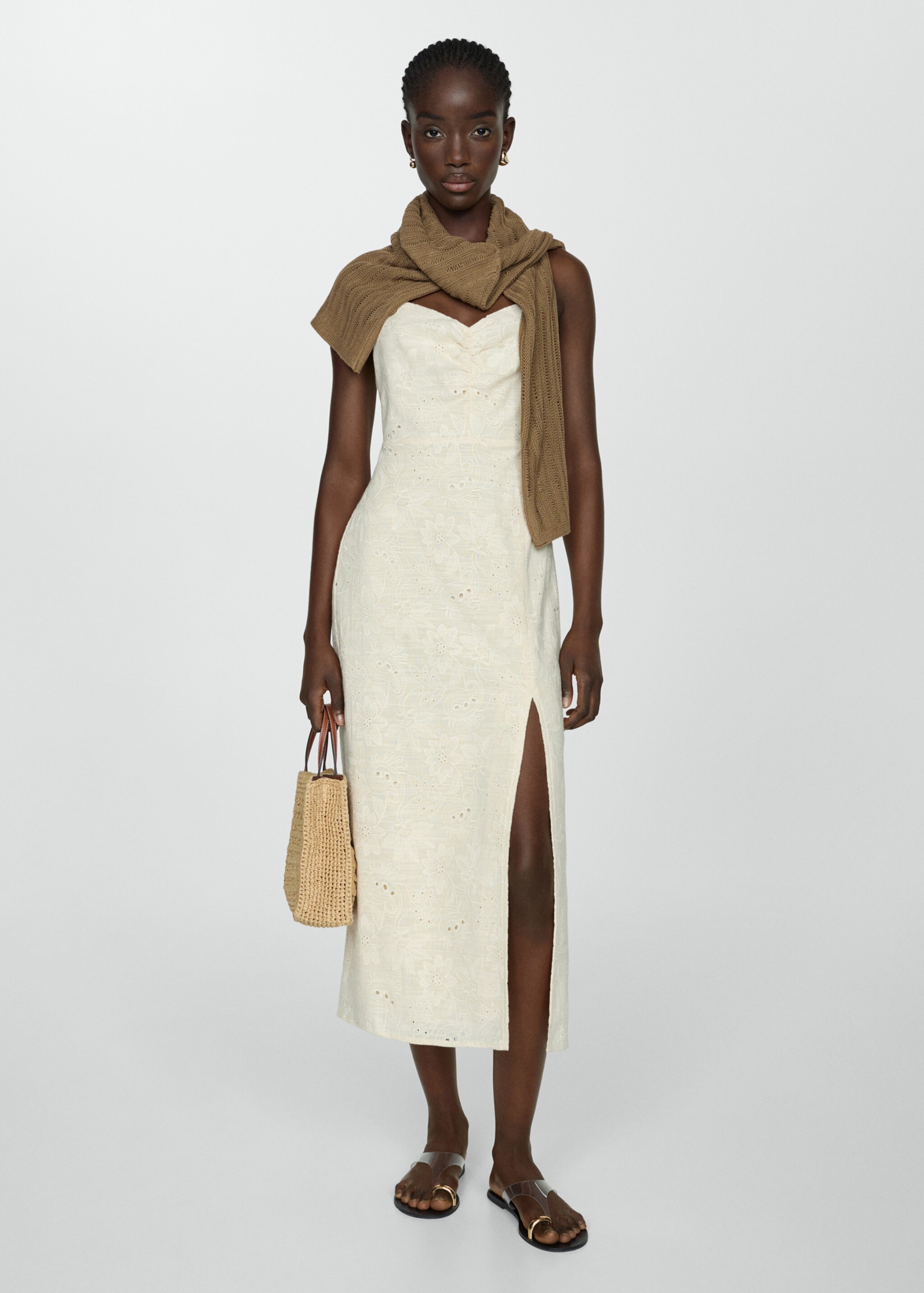 Besticktes Kleid mit Seitenschlitz - Allgemeine Ansicht