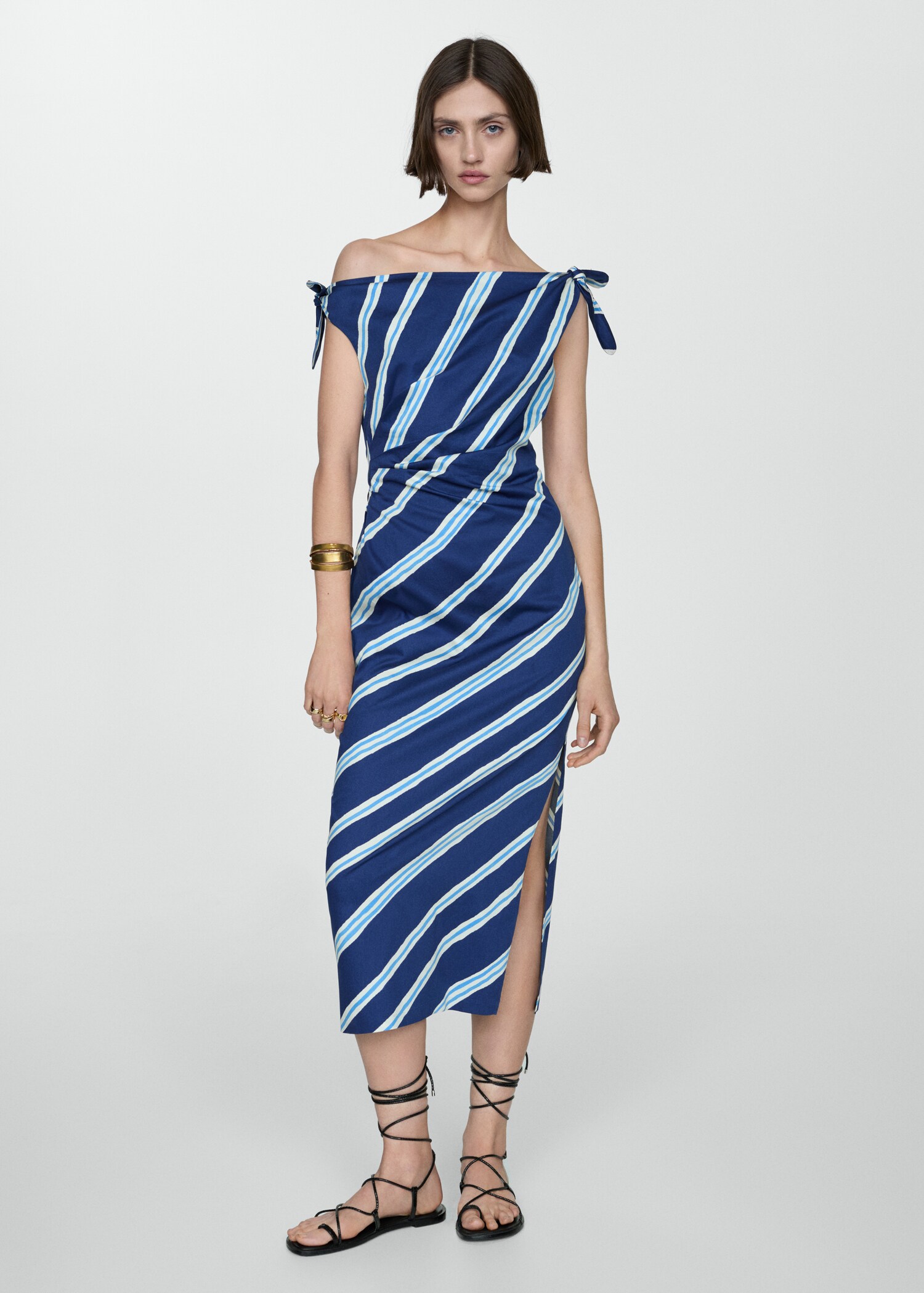 Striped dress with bare shoulders - General plane