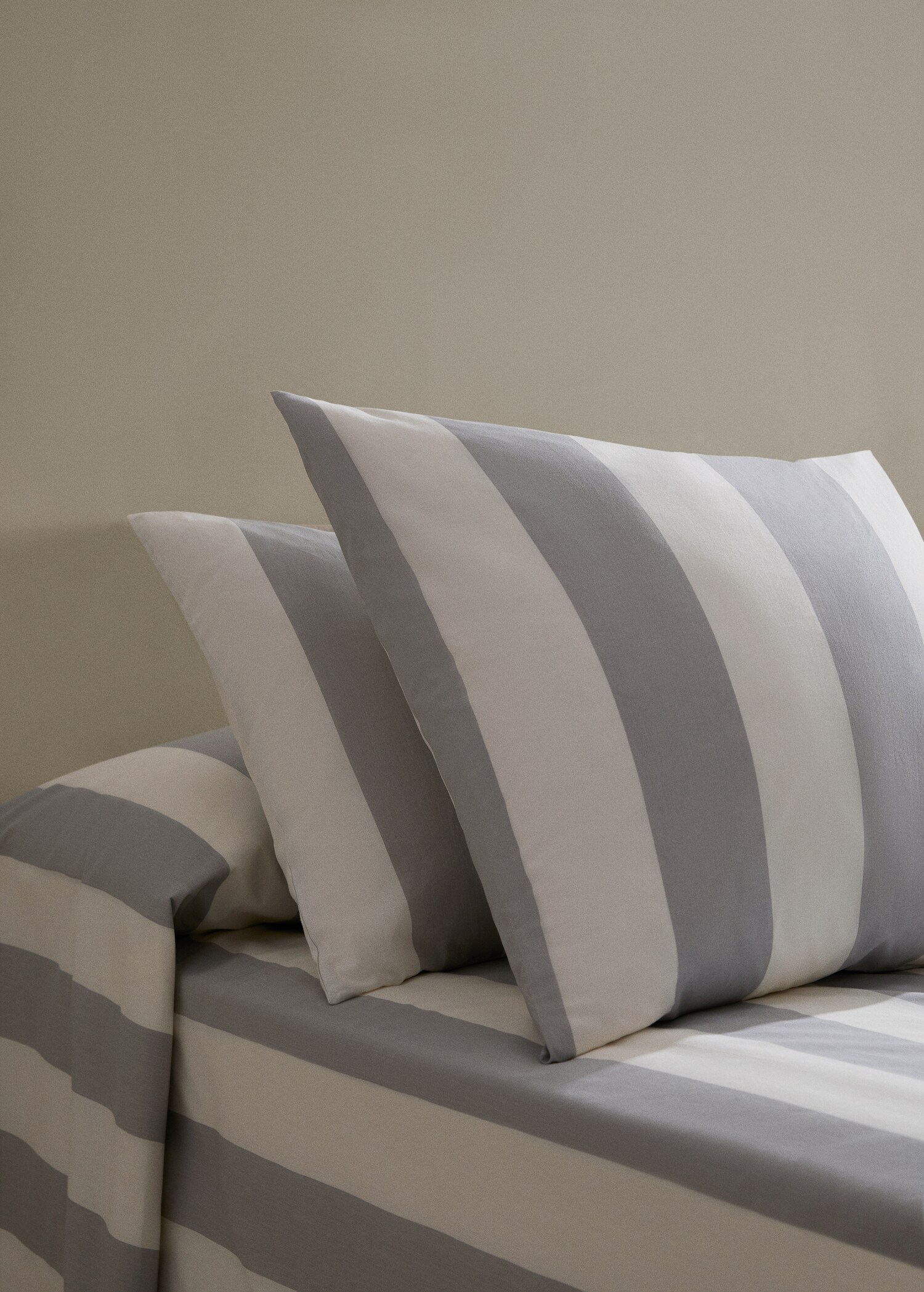 Striped cotton pillowcase 60x60cm (Pack of 2) - General plane