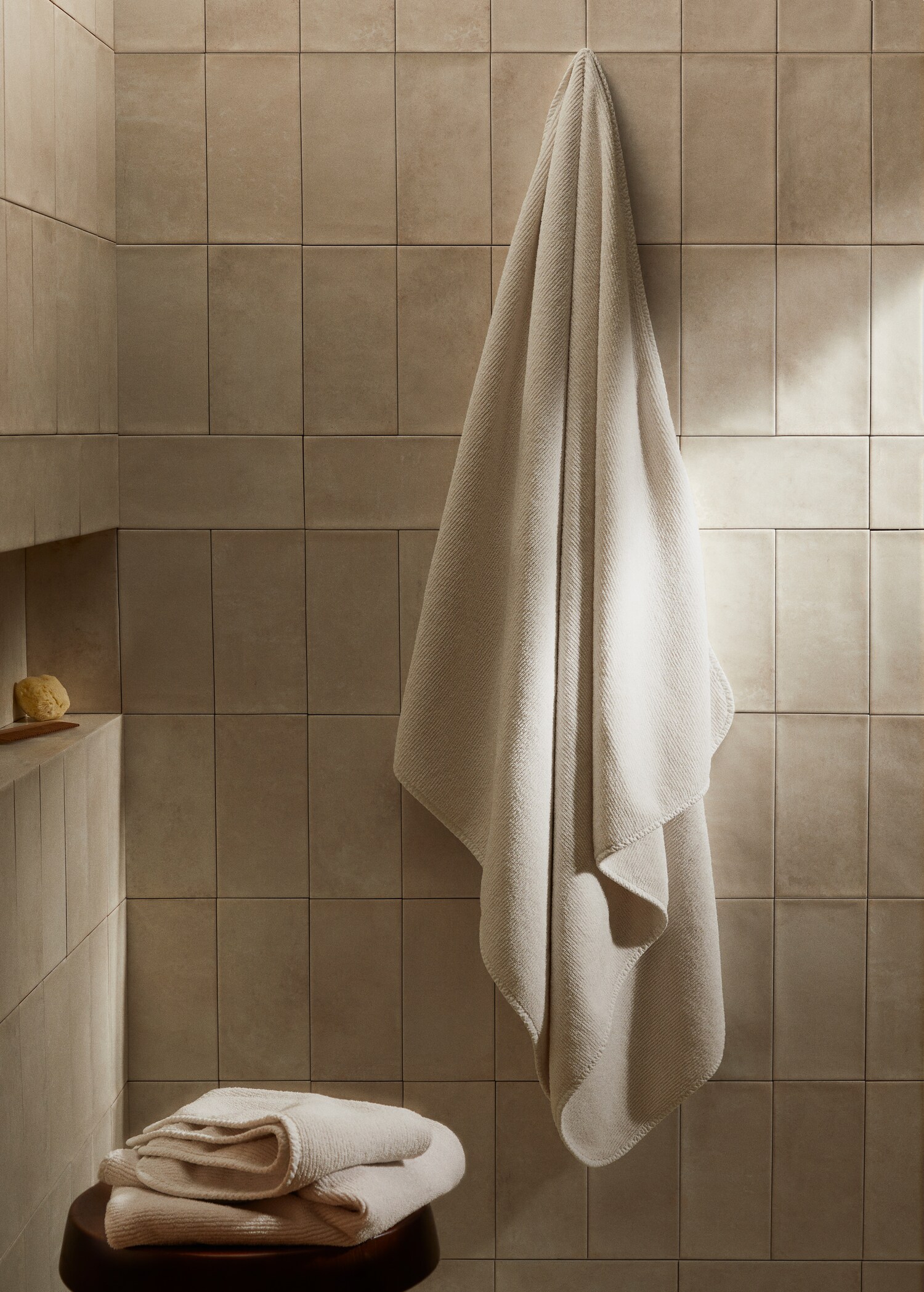 Striped textured bath towel 90x150cm - General plane