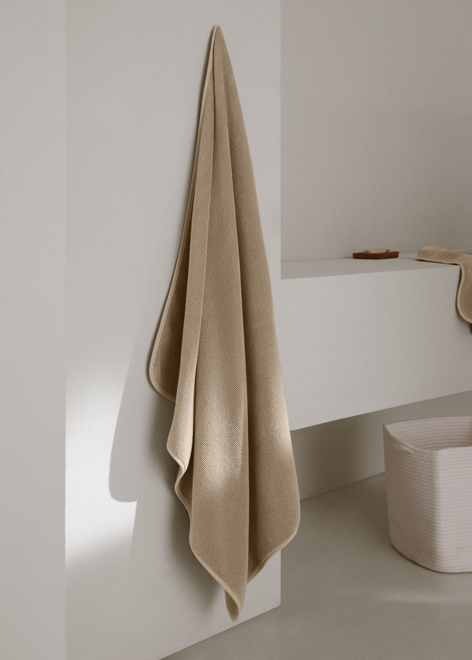 Striped textured bath towel 90x150cm - General plane