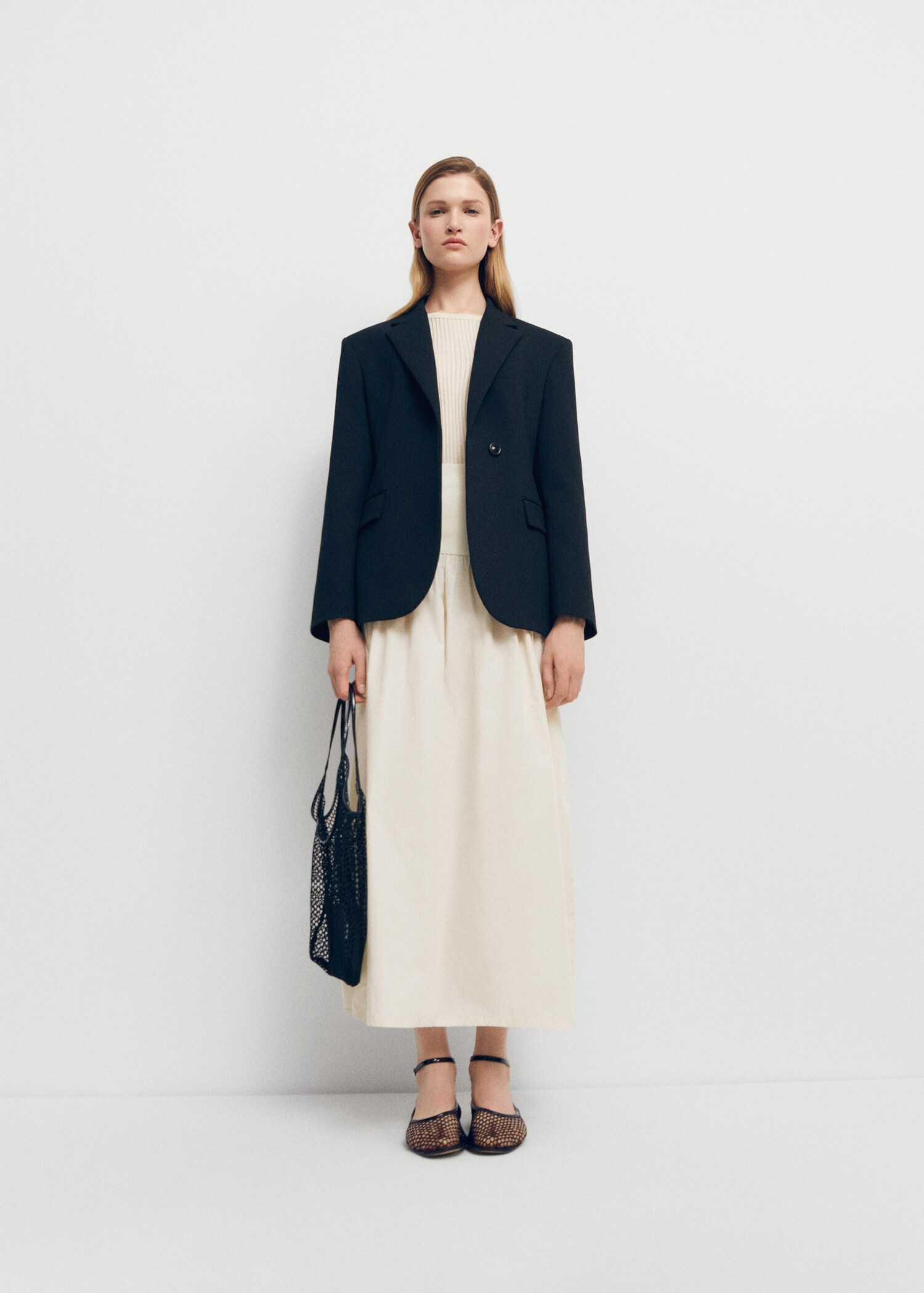 Elastic panel flared skirt - General plane