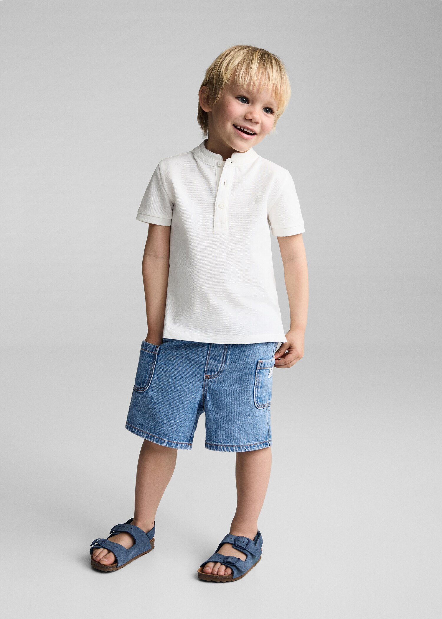 Baumwoll-Poloshirt mit Stehkragen - Allgemeine Ansicht