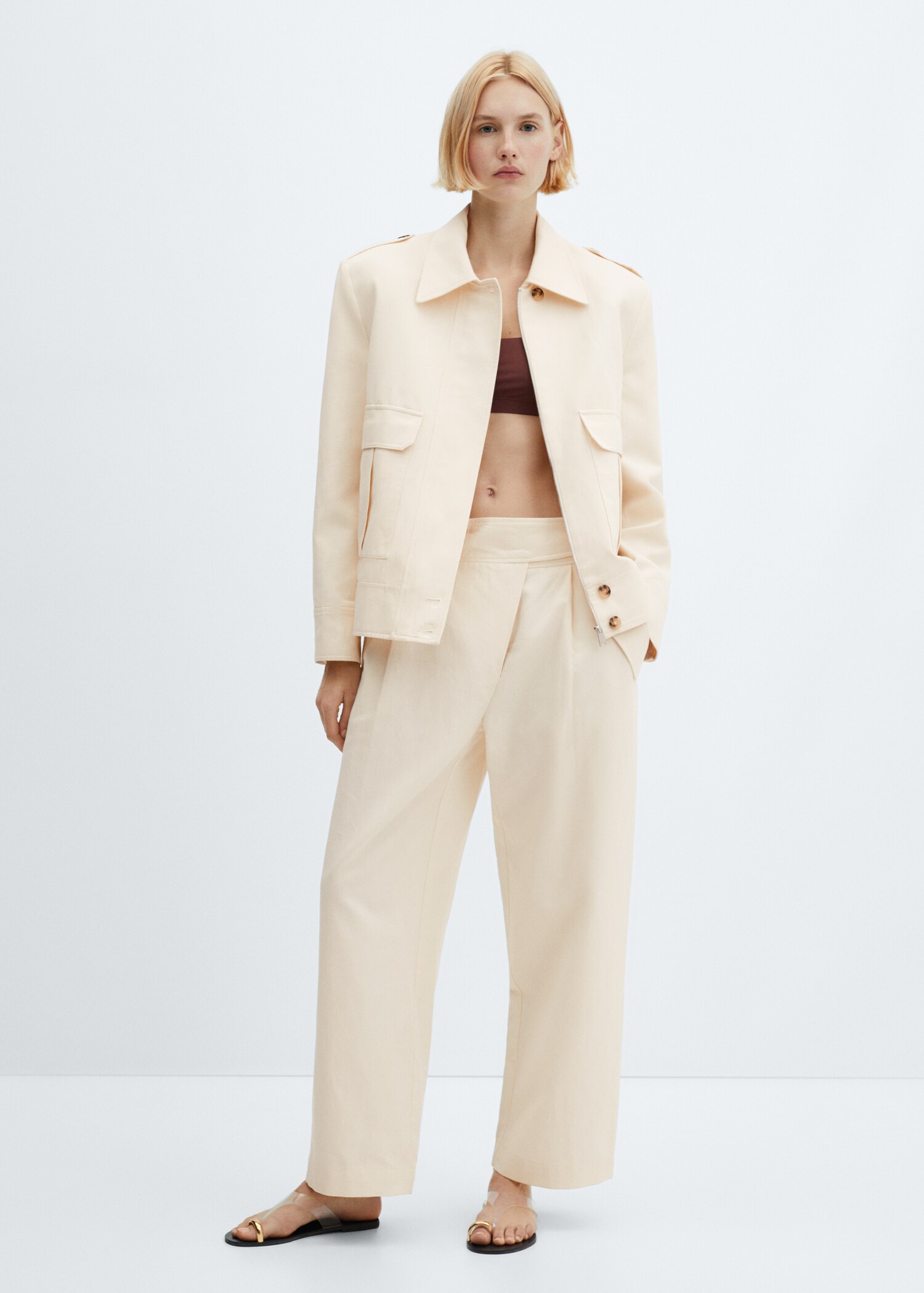 Jacket pockets with button detail - General plane