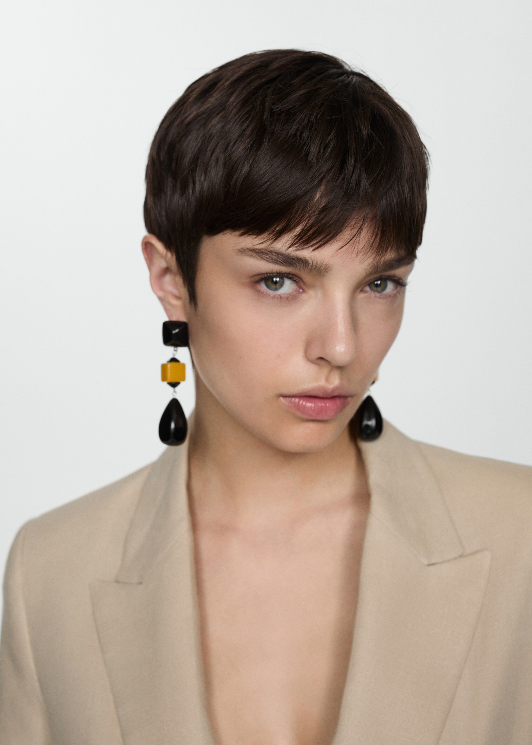 Beaded drop earrings - General plane