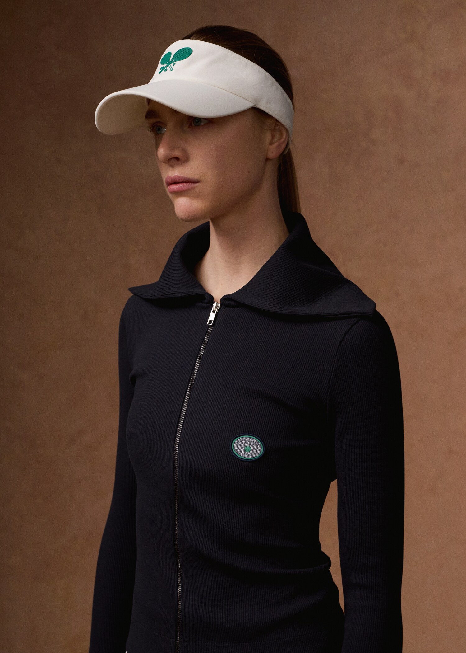 Gorra visera logo - Plano general