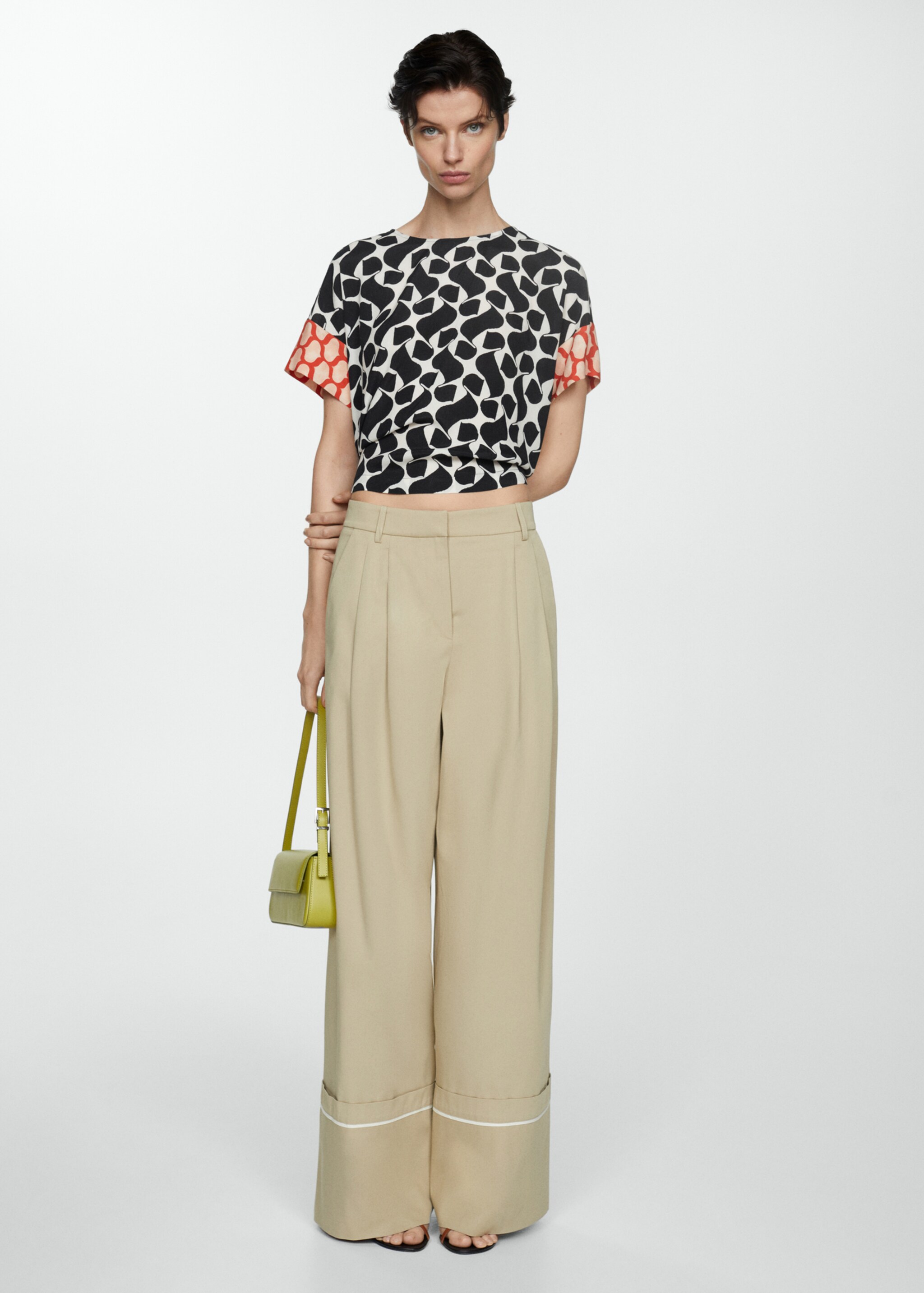 Blusa estampada com terminações em contraste - Plano geral