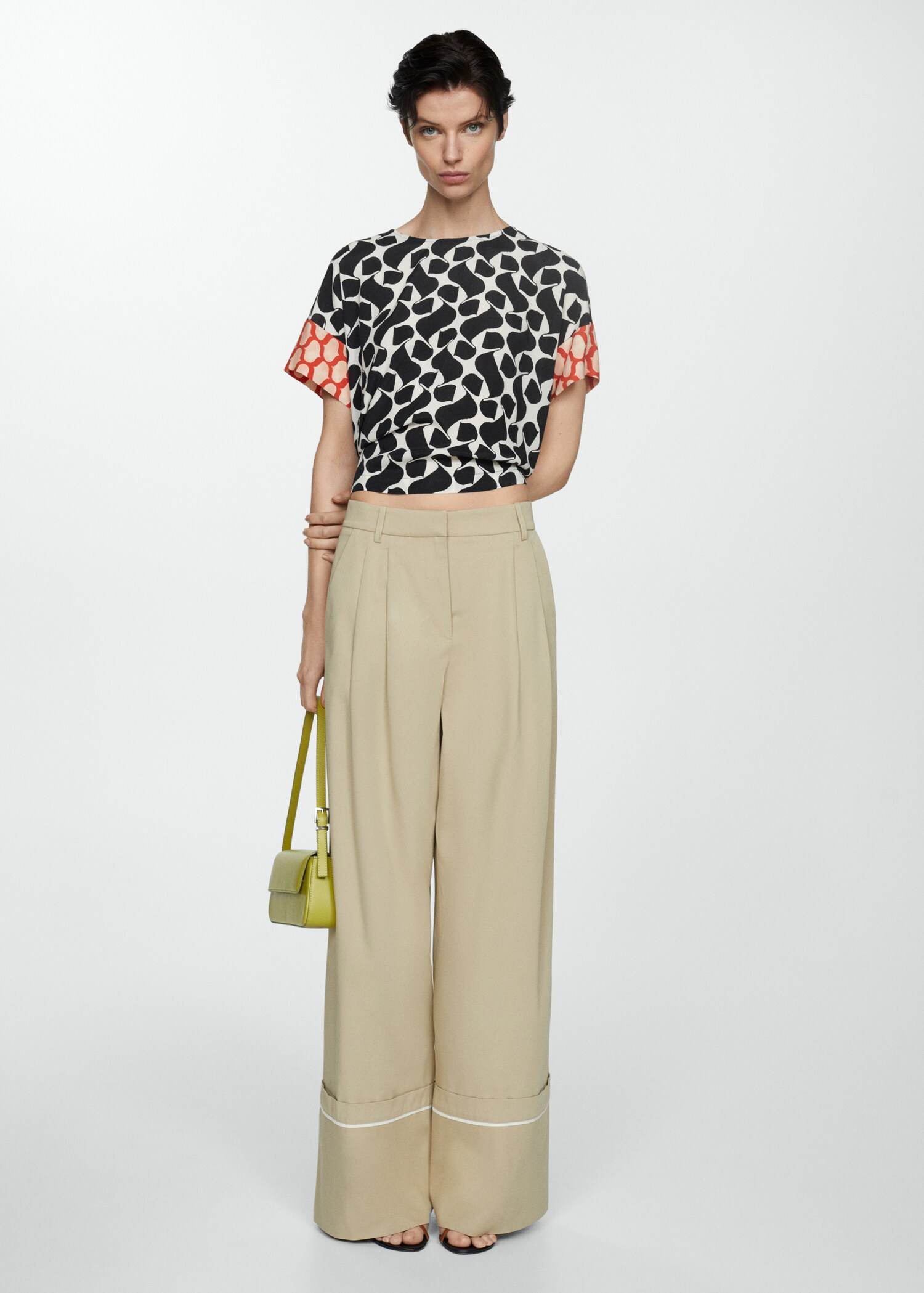 Printed blouse with contrasting trims - General plane