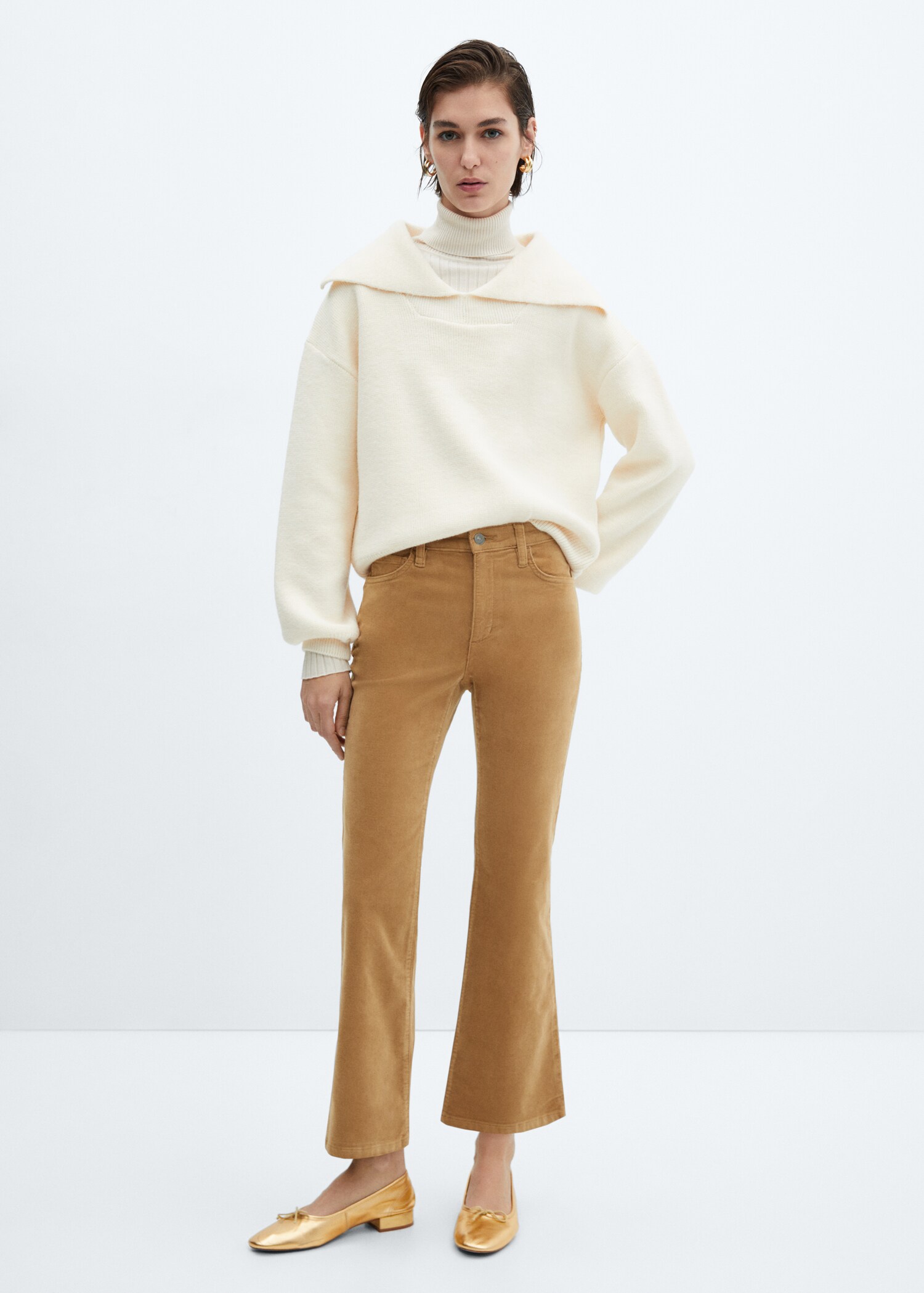Flared-Cordhose in Cropped-Länge - Allgemeine Ansicht