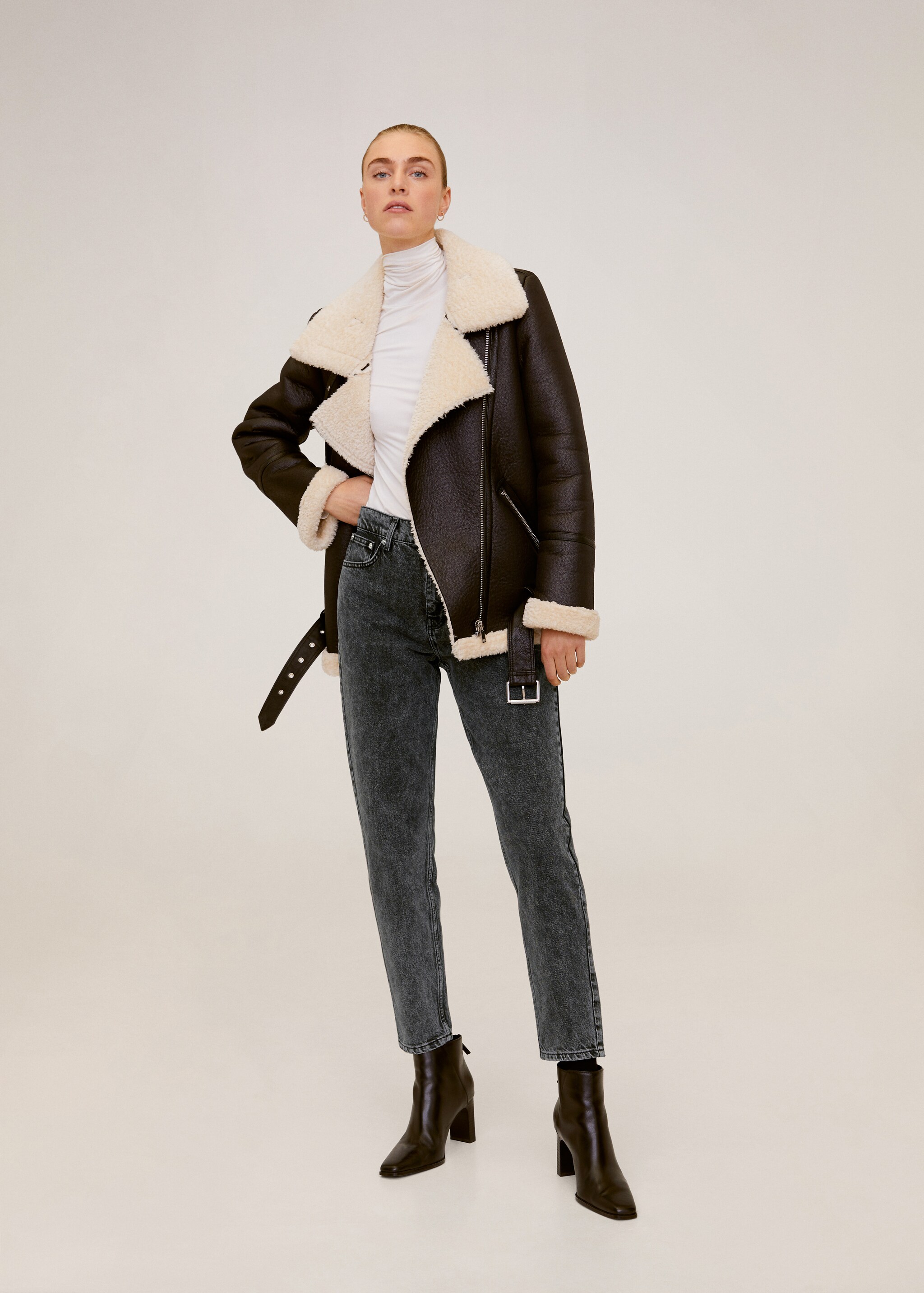 Mom-fit jeans - General plane