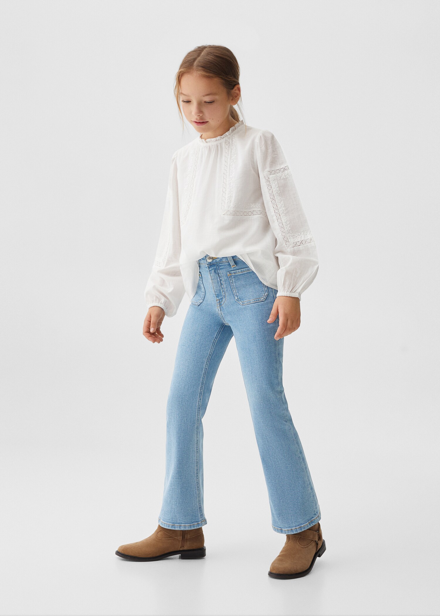 Flared jeans met zakken - Overzichtstekening