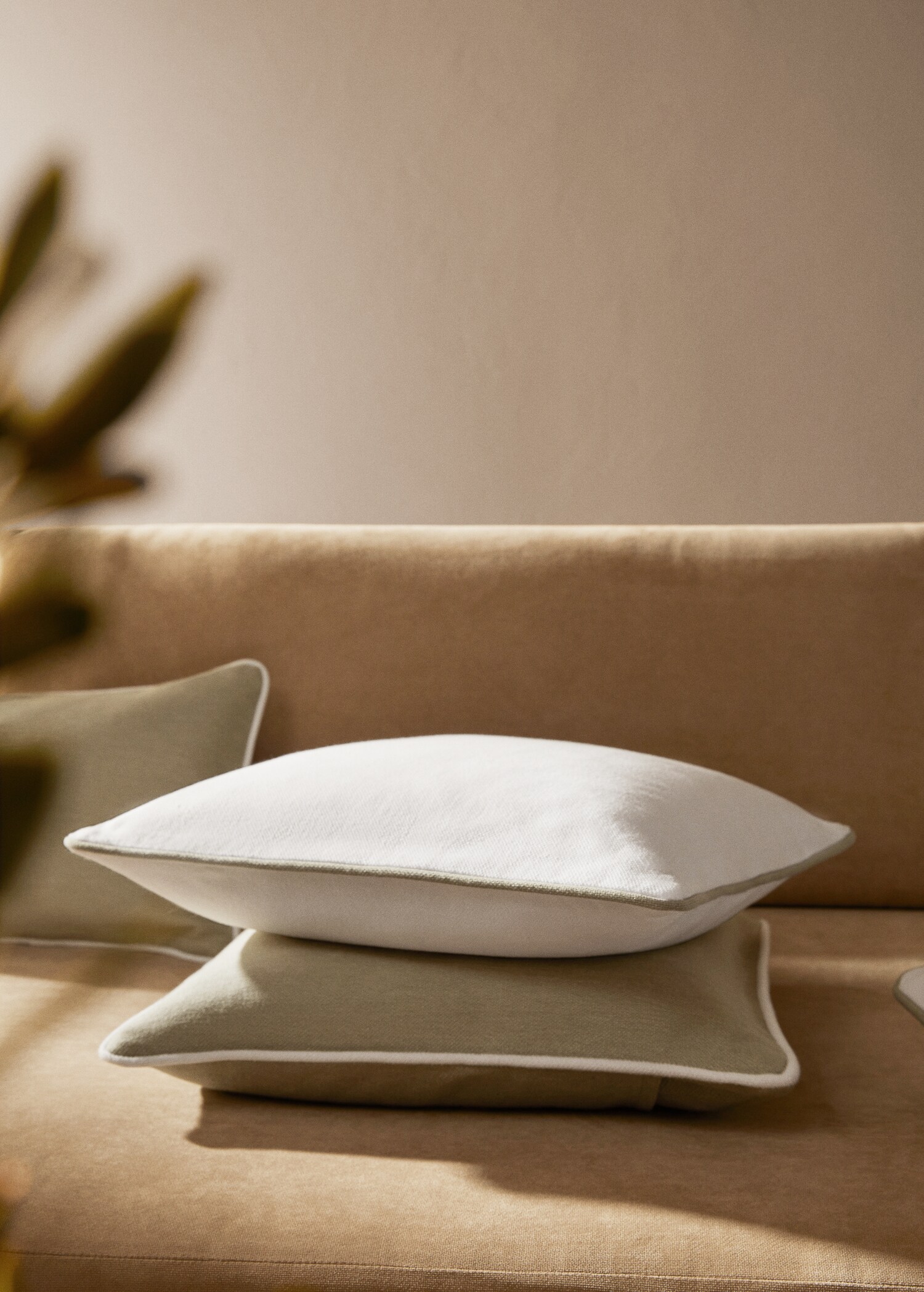 Cushion cover with contrasting trim 45x45cm - General plane