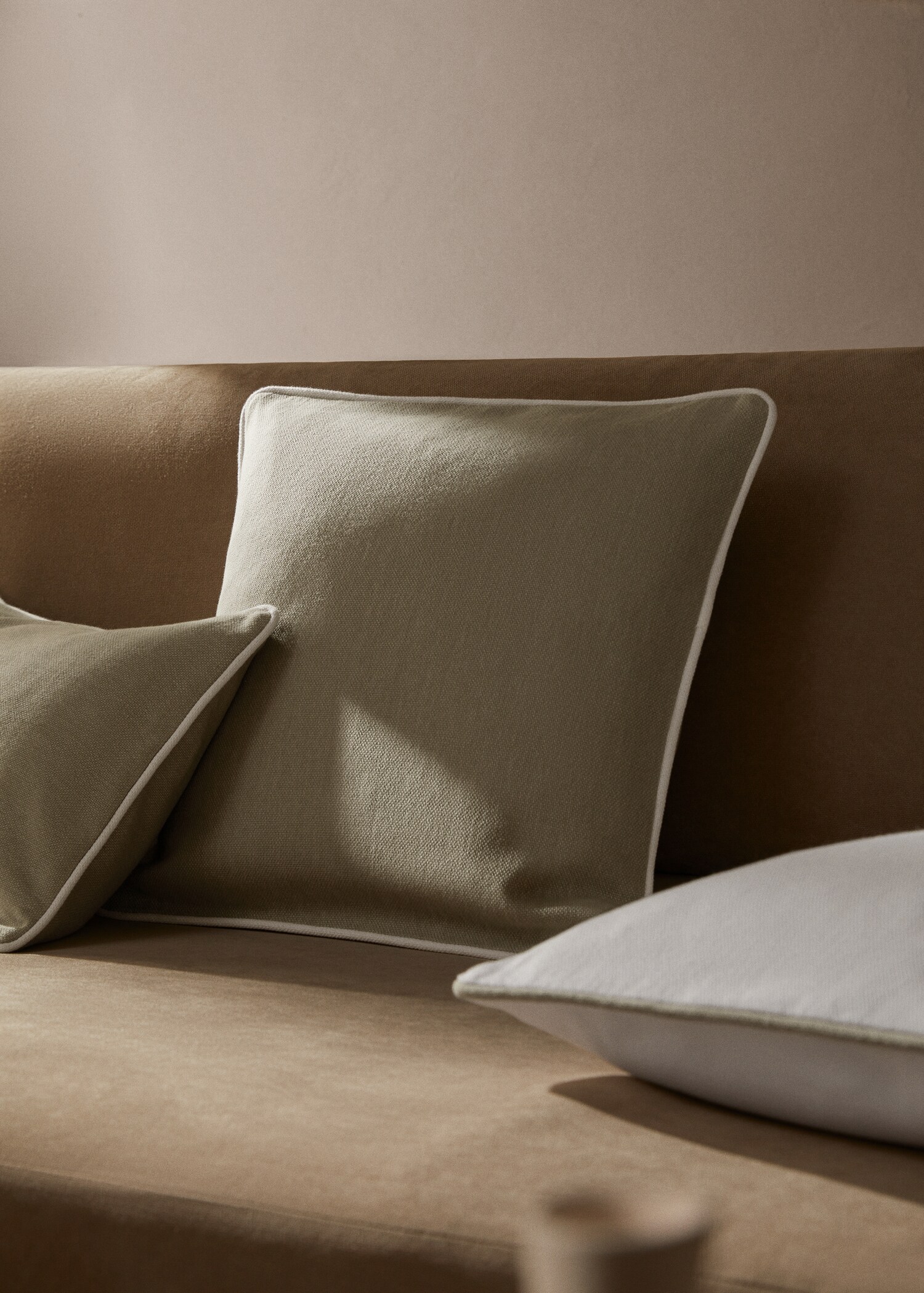 Cushion cover with contrasting trim 45x45cm - General plane