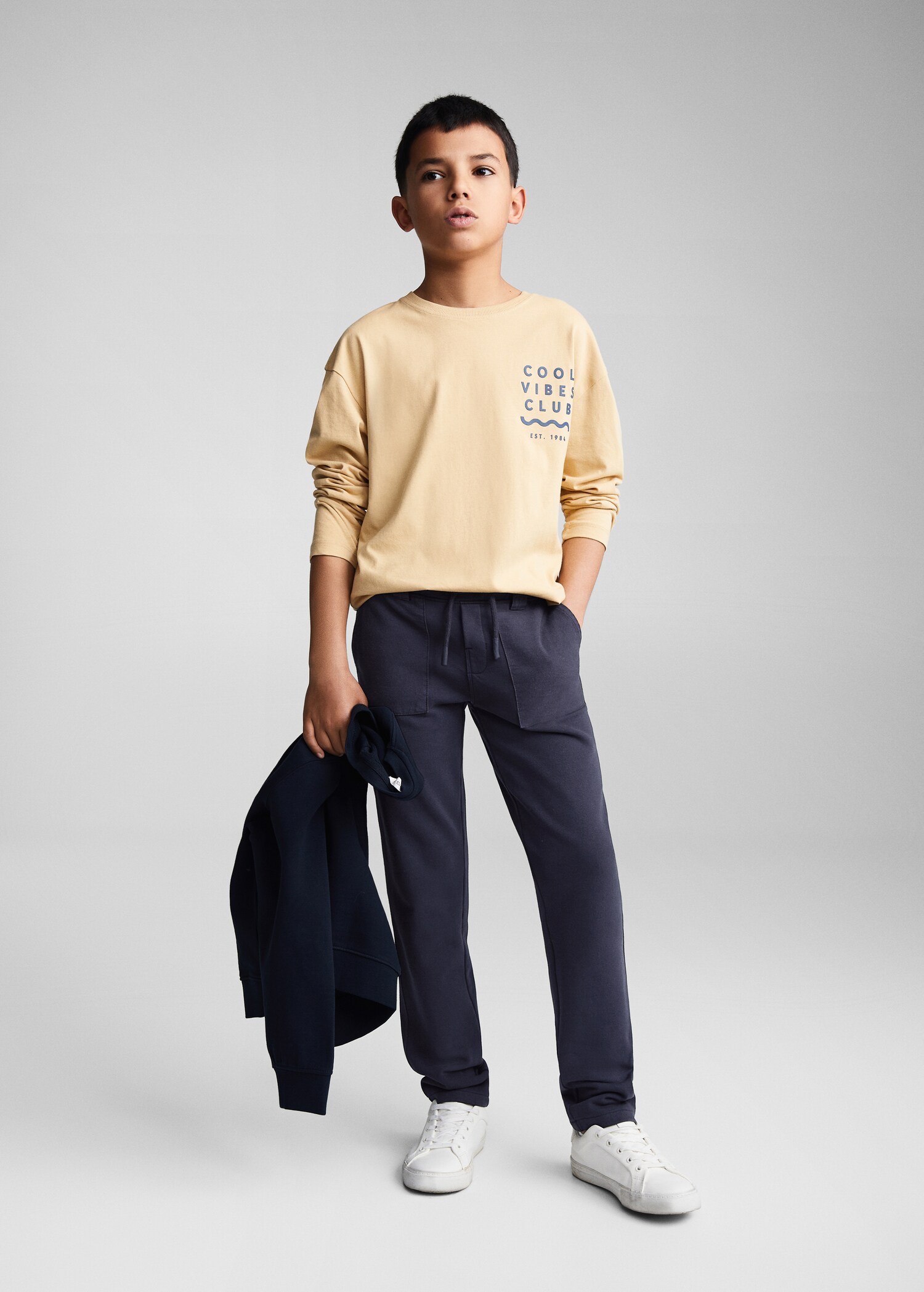 Elastic waist trousers - General plane