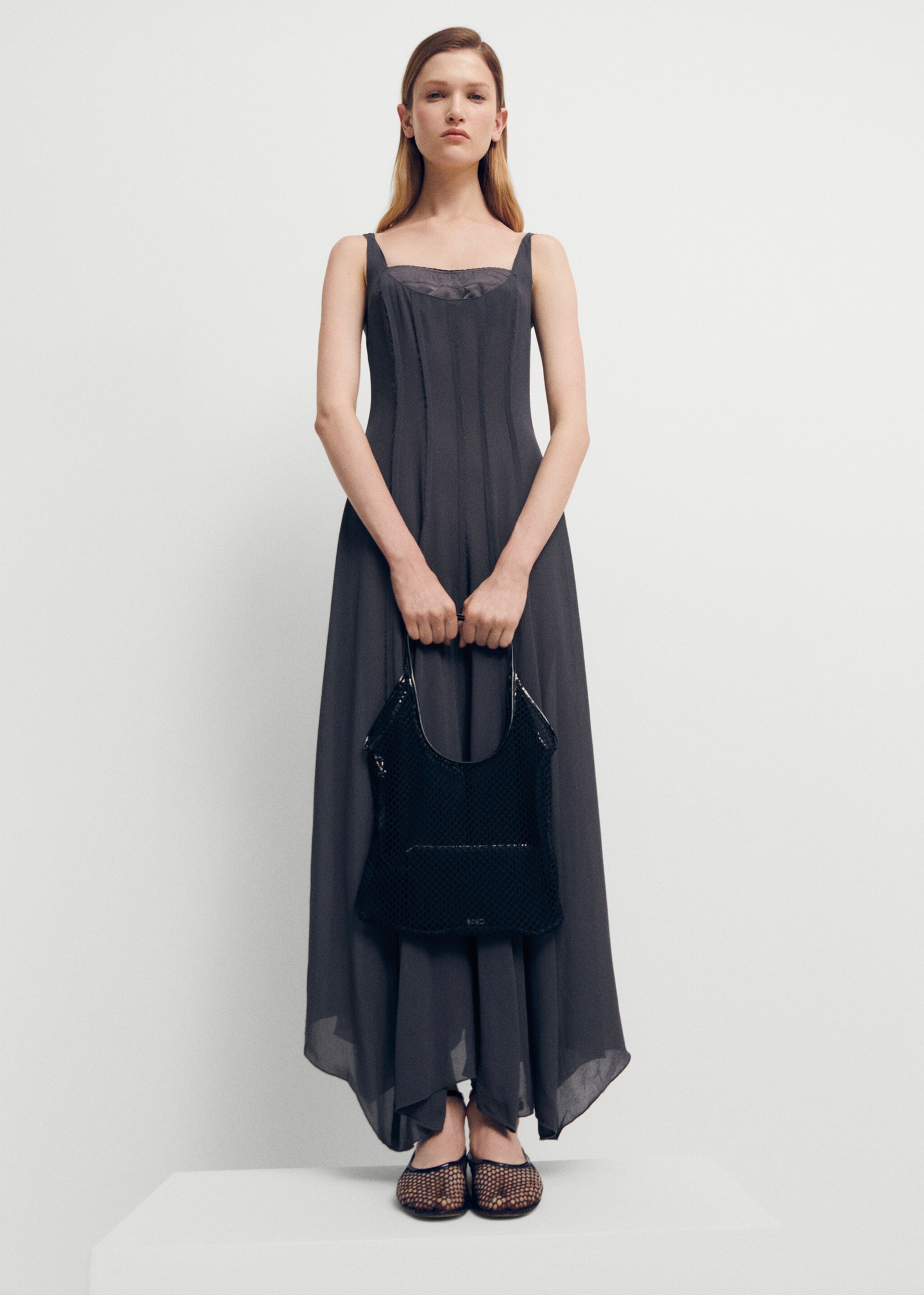 Robe corset bas asymétrique - Plan général