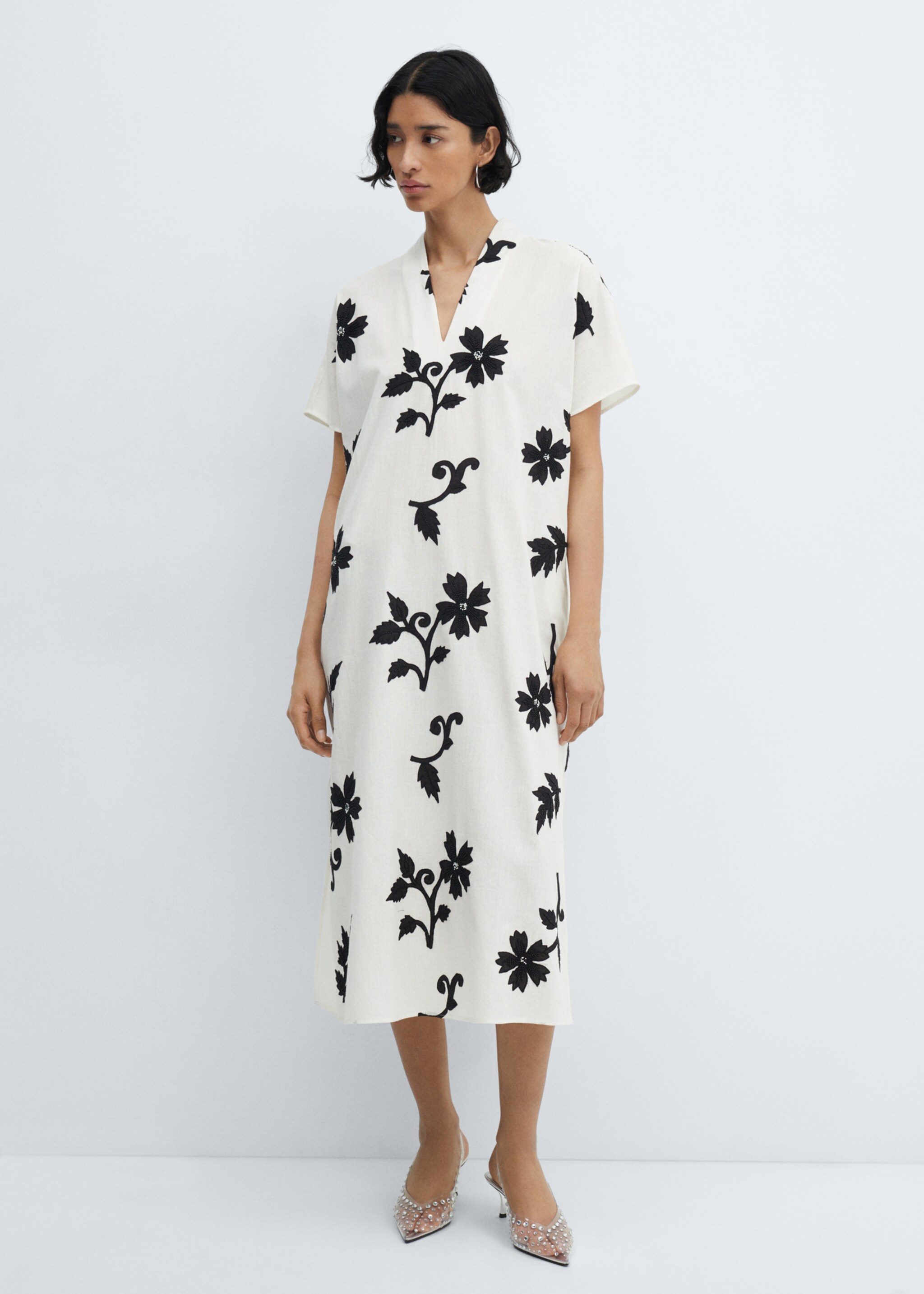 V-neck floral dress - General plane