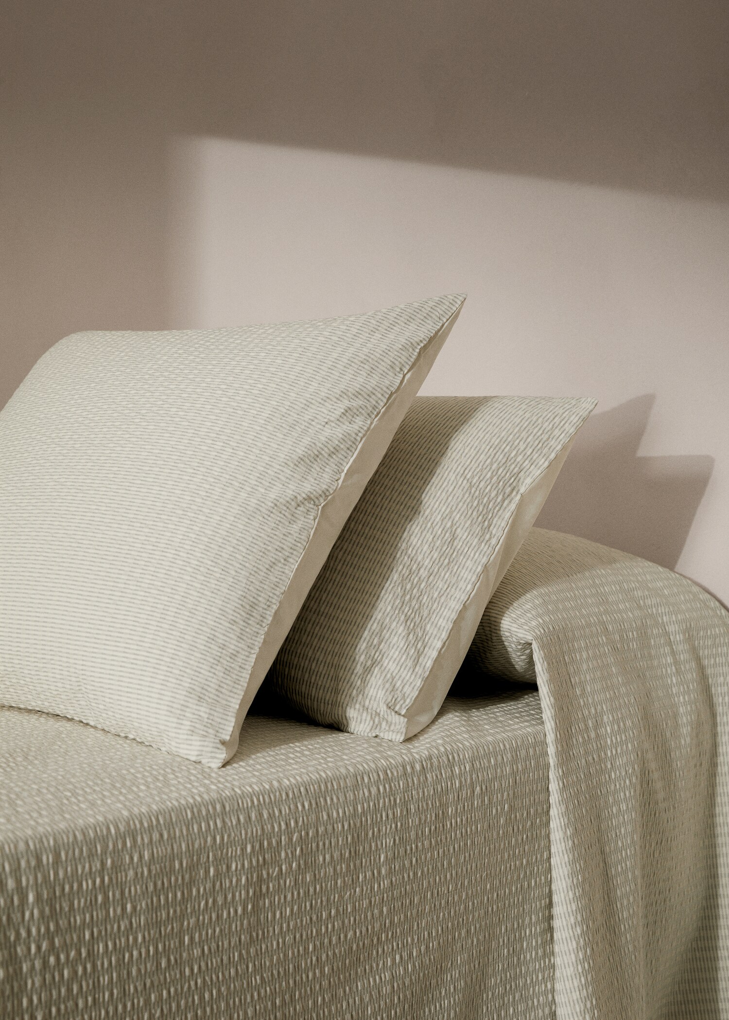 Woven stripe seersucker pillowcase 50x75cm - General plane