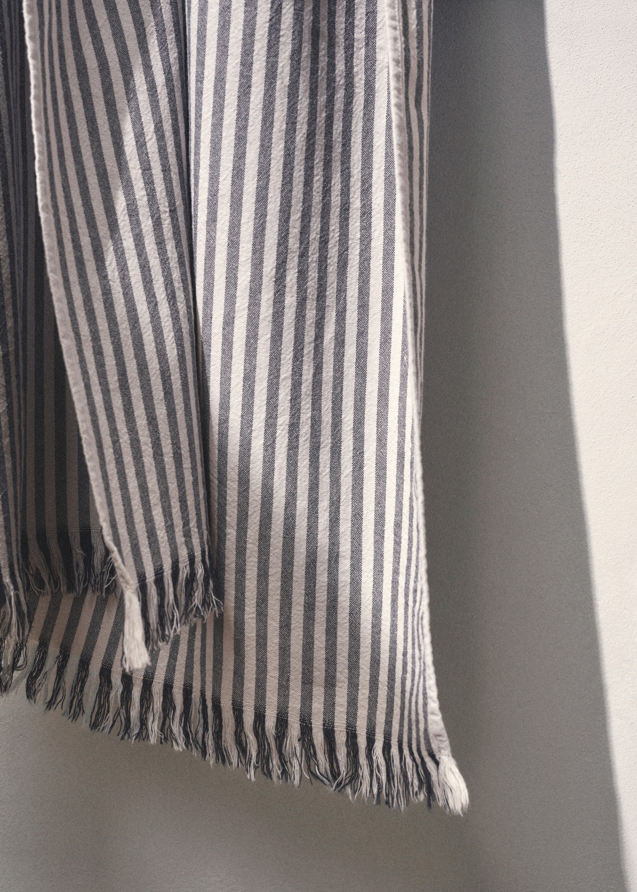 Stripe-printed beach sarong towel 150x180cm - General plane