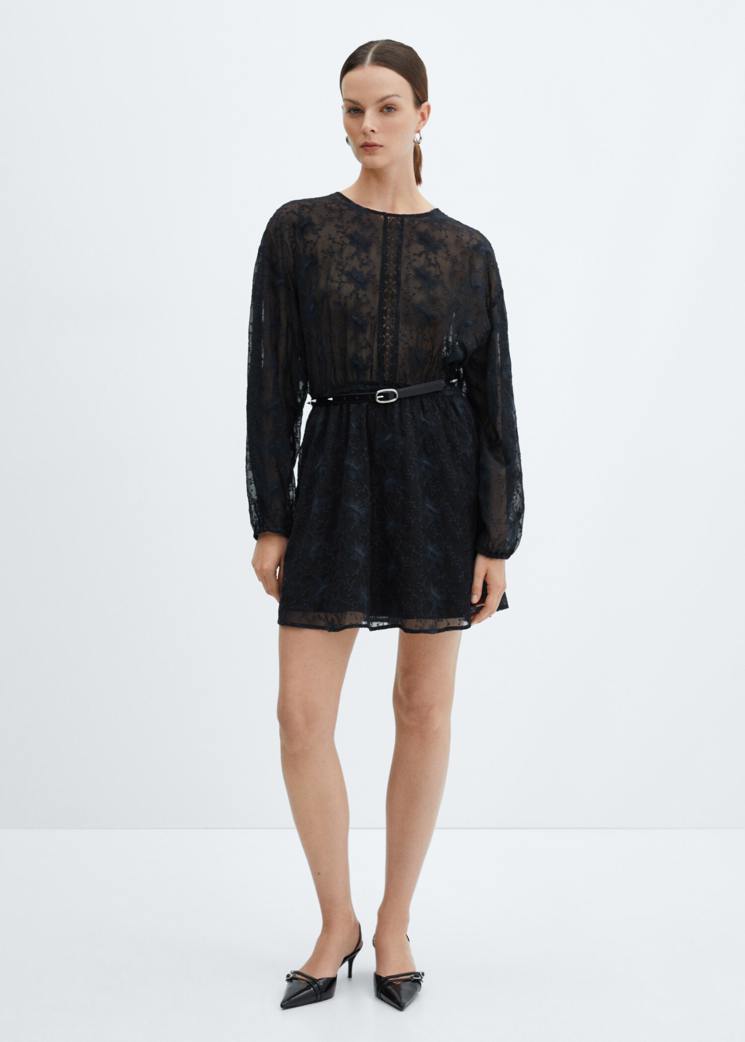 Besticktes Kleid mit Ballonärmeln - Allgemeine Ansicht