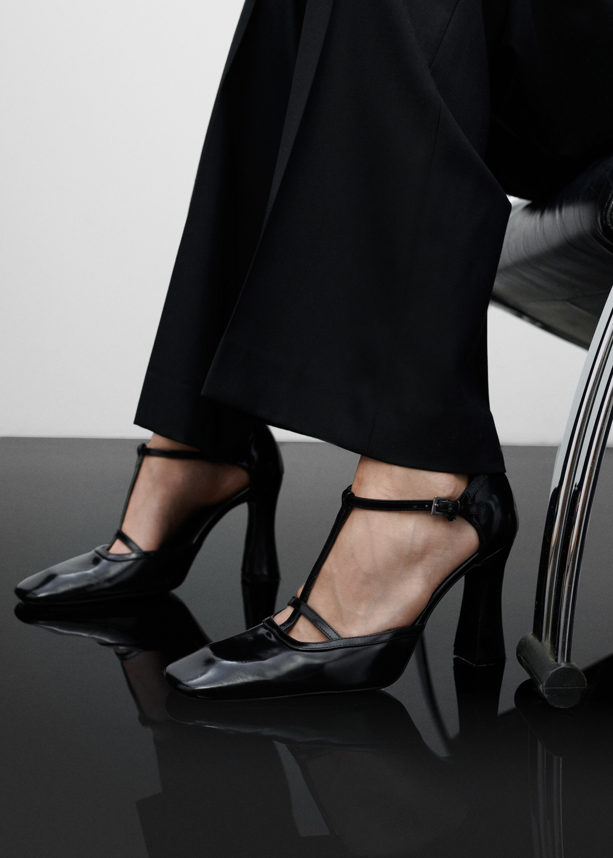 Heel leather shoes - General plane