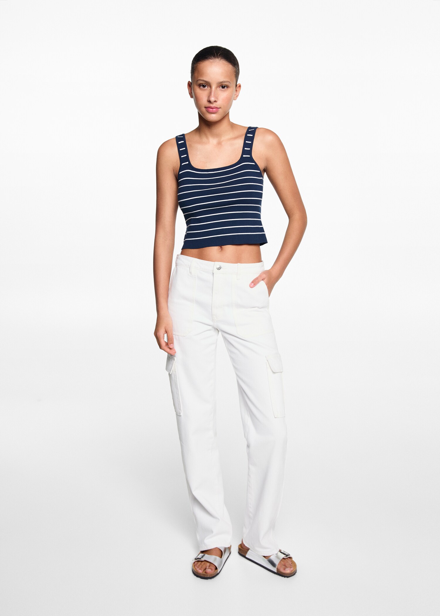 Straight-fit cargo jeans - General plane