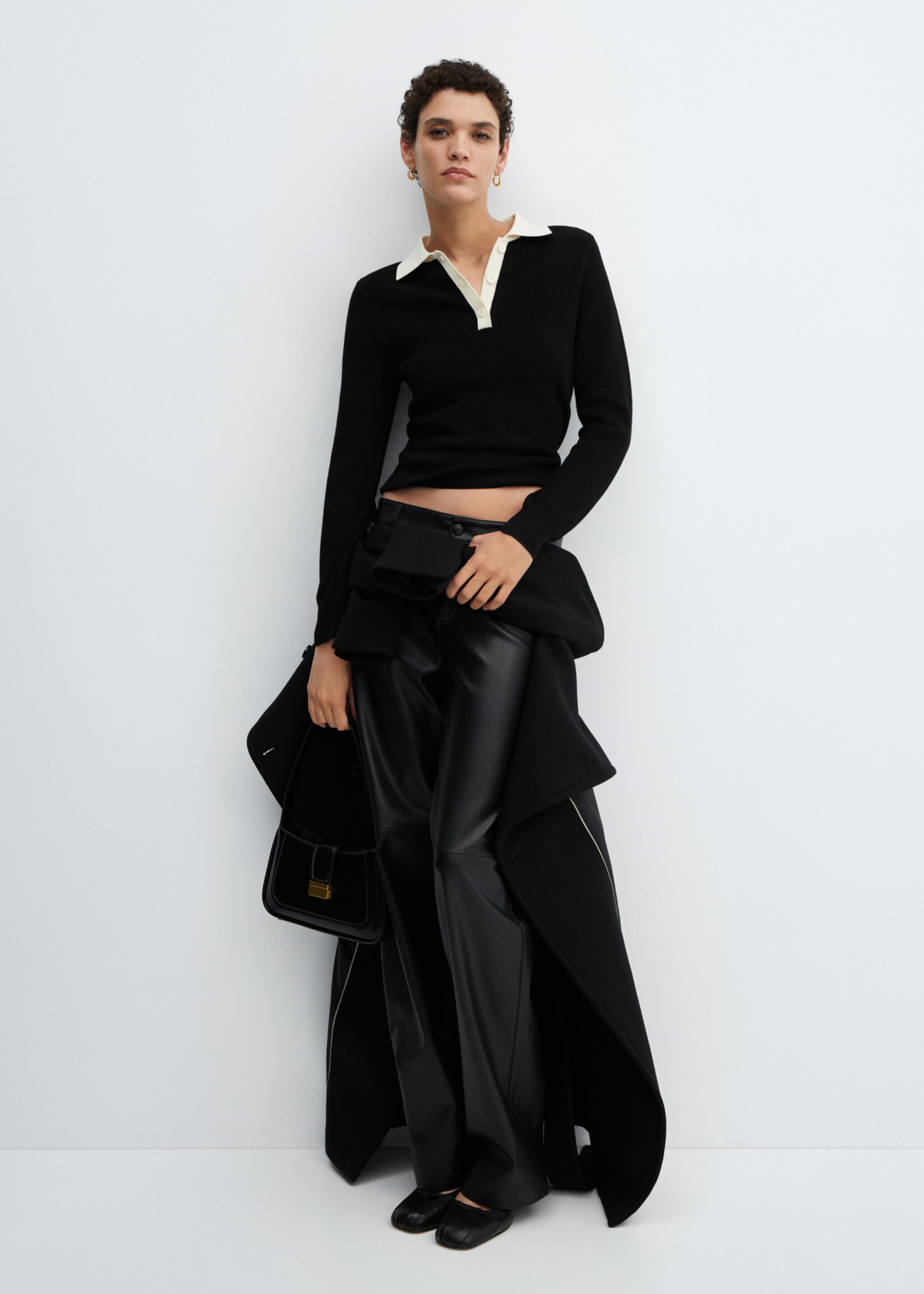 Knitted polo-neck sweater - General plane
