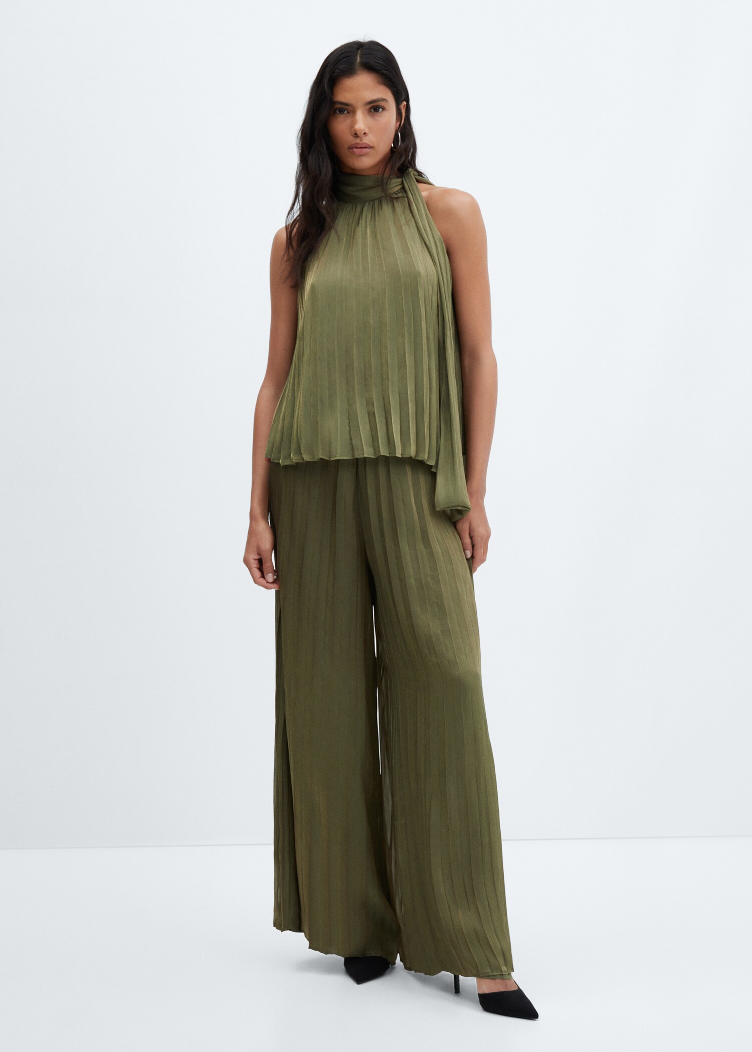 Pleated blouse with bow - General plane