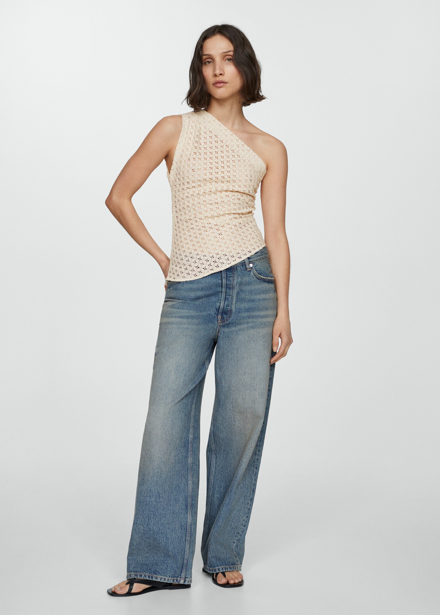 Asymmetrical openwork top - General plane