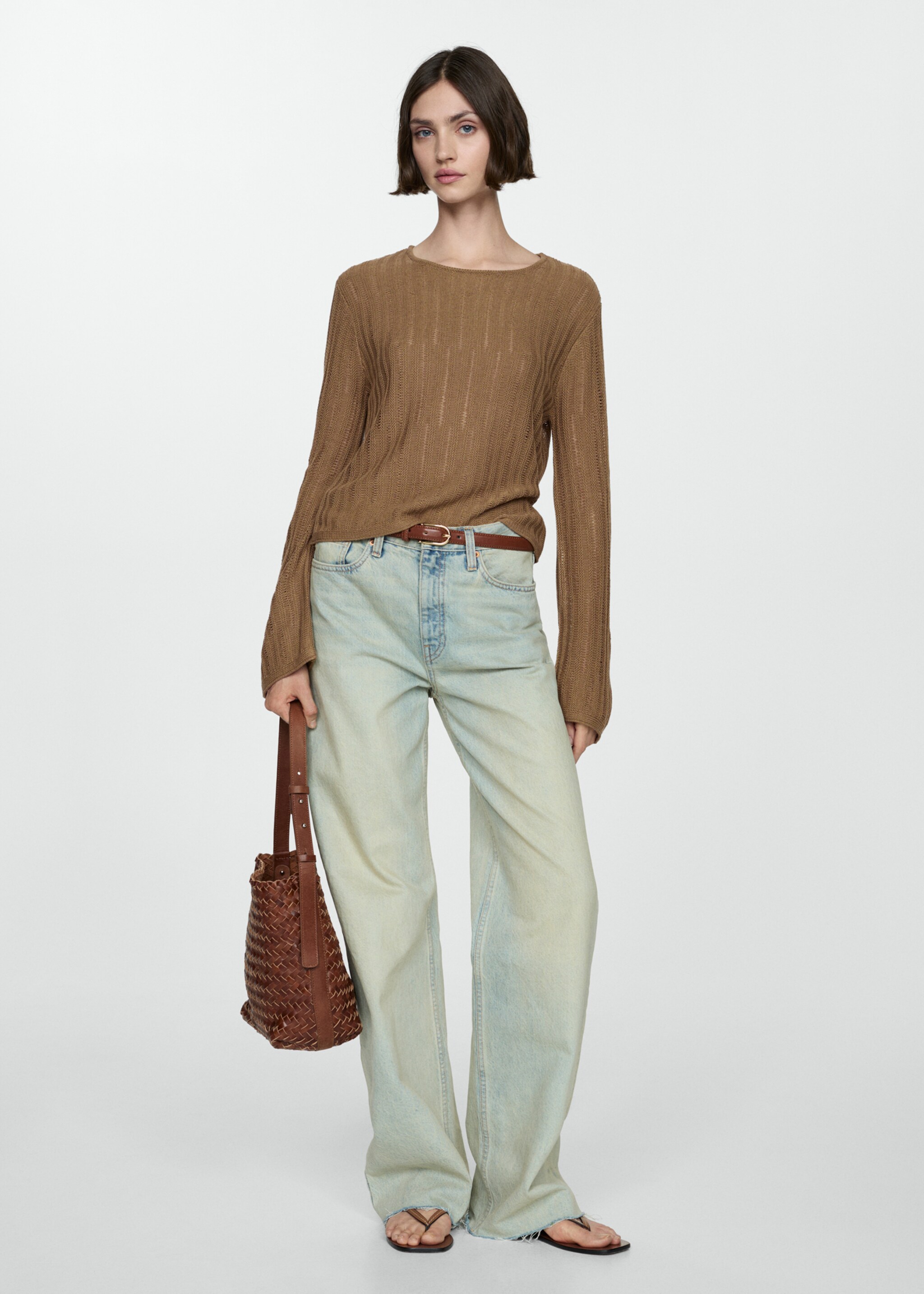 Flared-sleeve unstitched sweater - General plane
