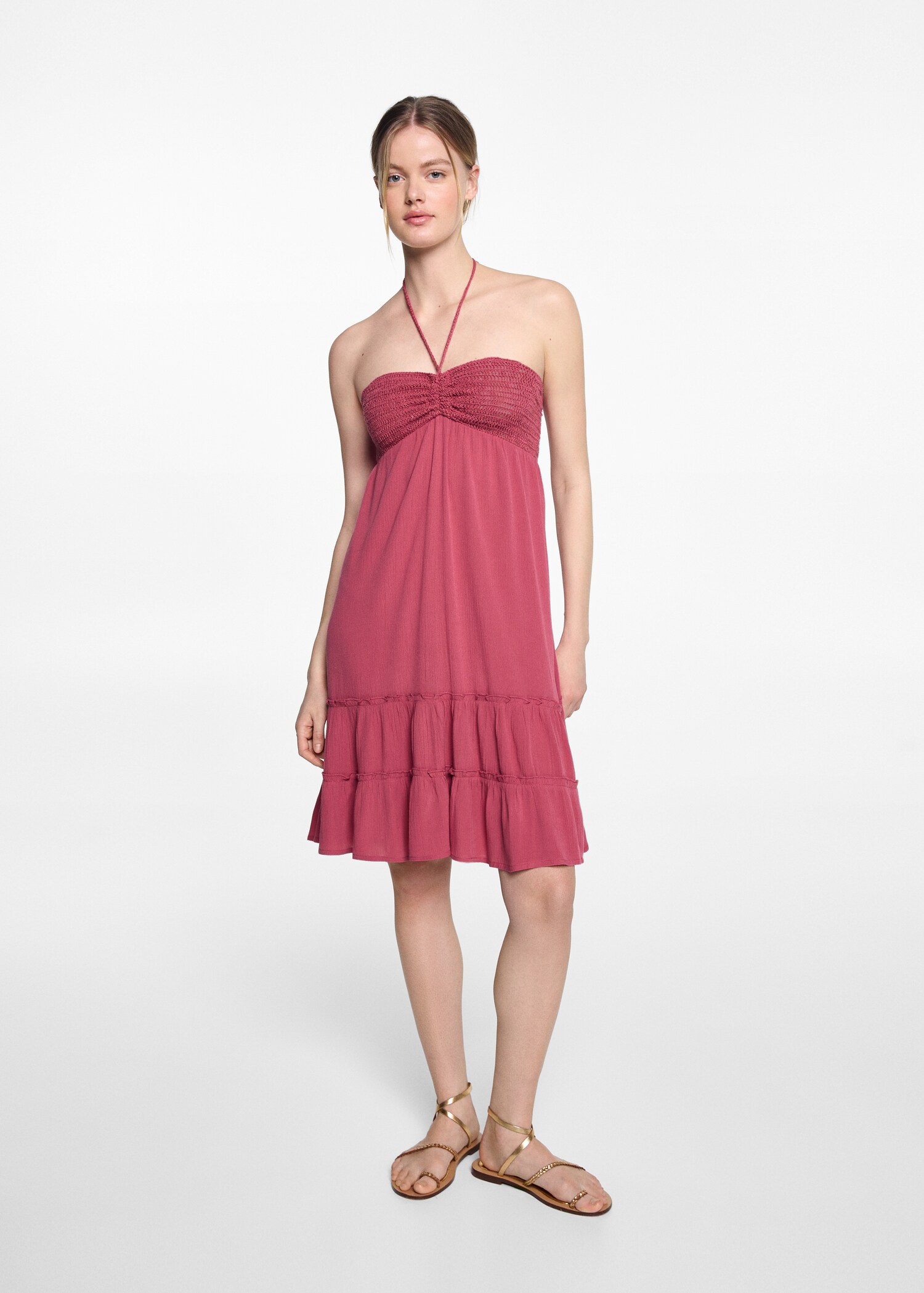 Short ruffled dress - General plane