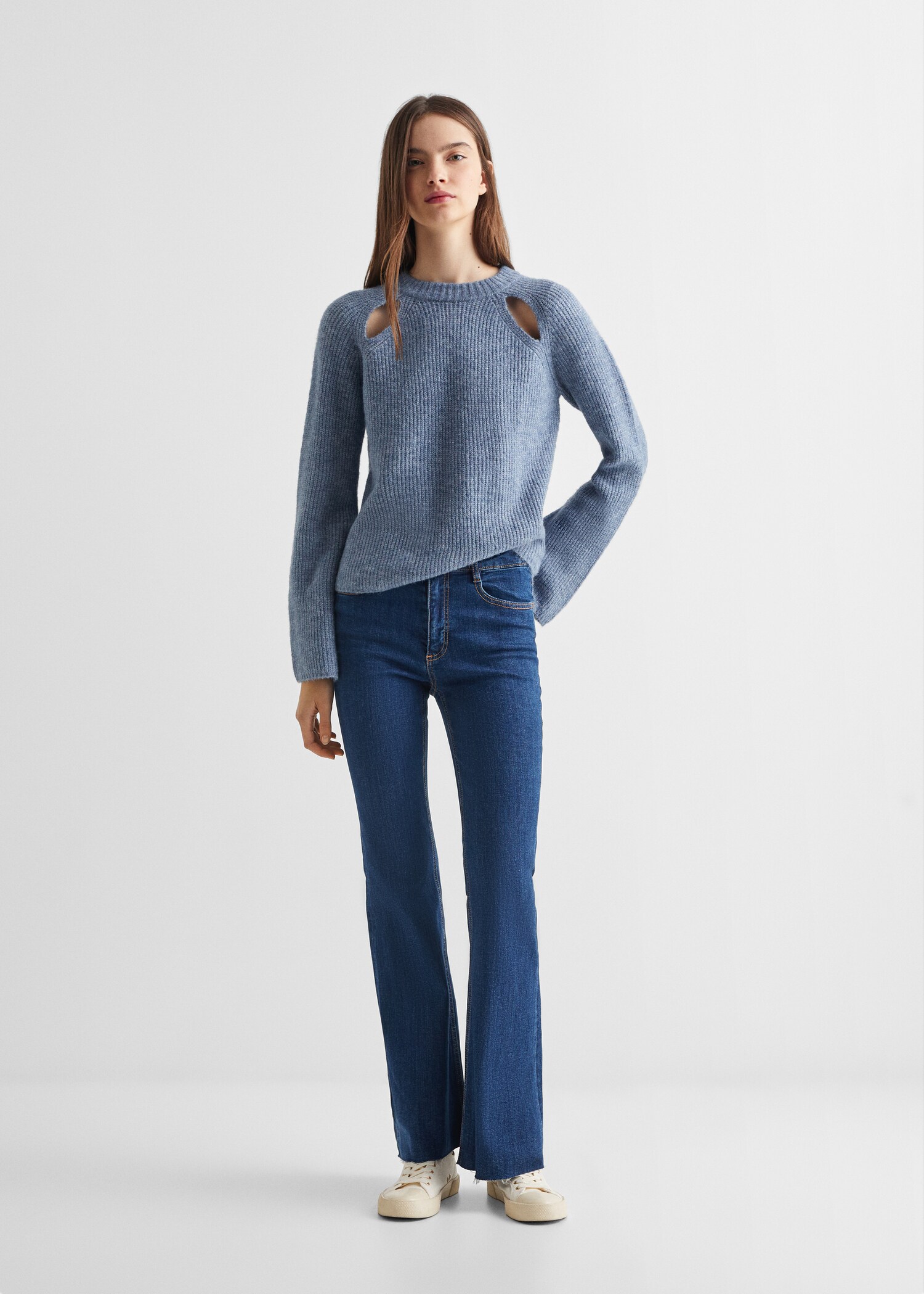 Neck cut-out sweater - General plane