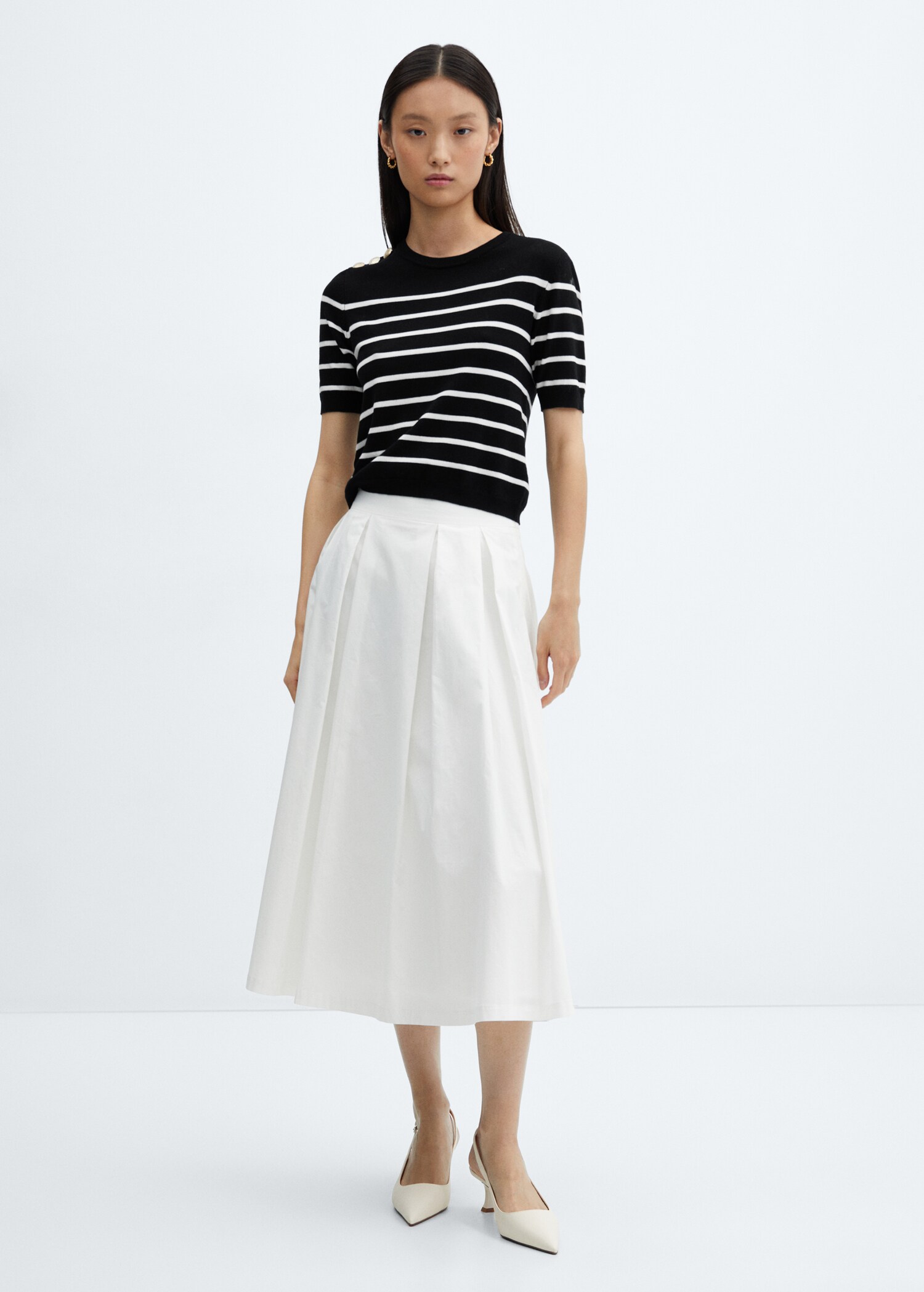 Buttoned striped sweater - General plane