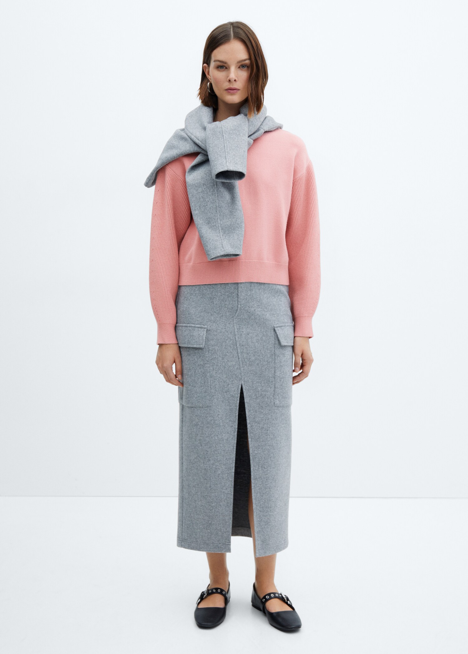 Round-neck knitted sweater - General plane
