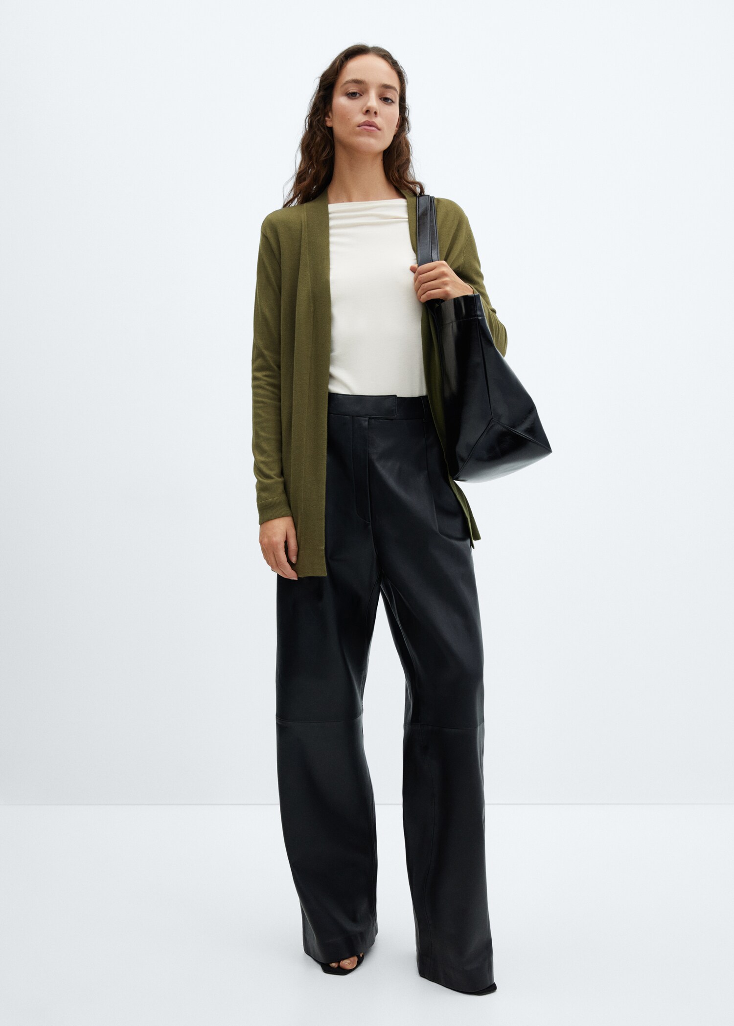 Fine-knit cardigan - General plane