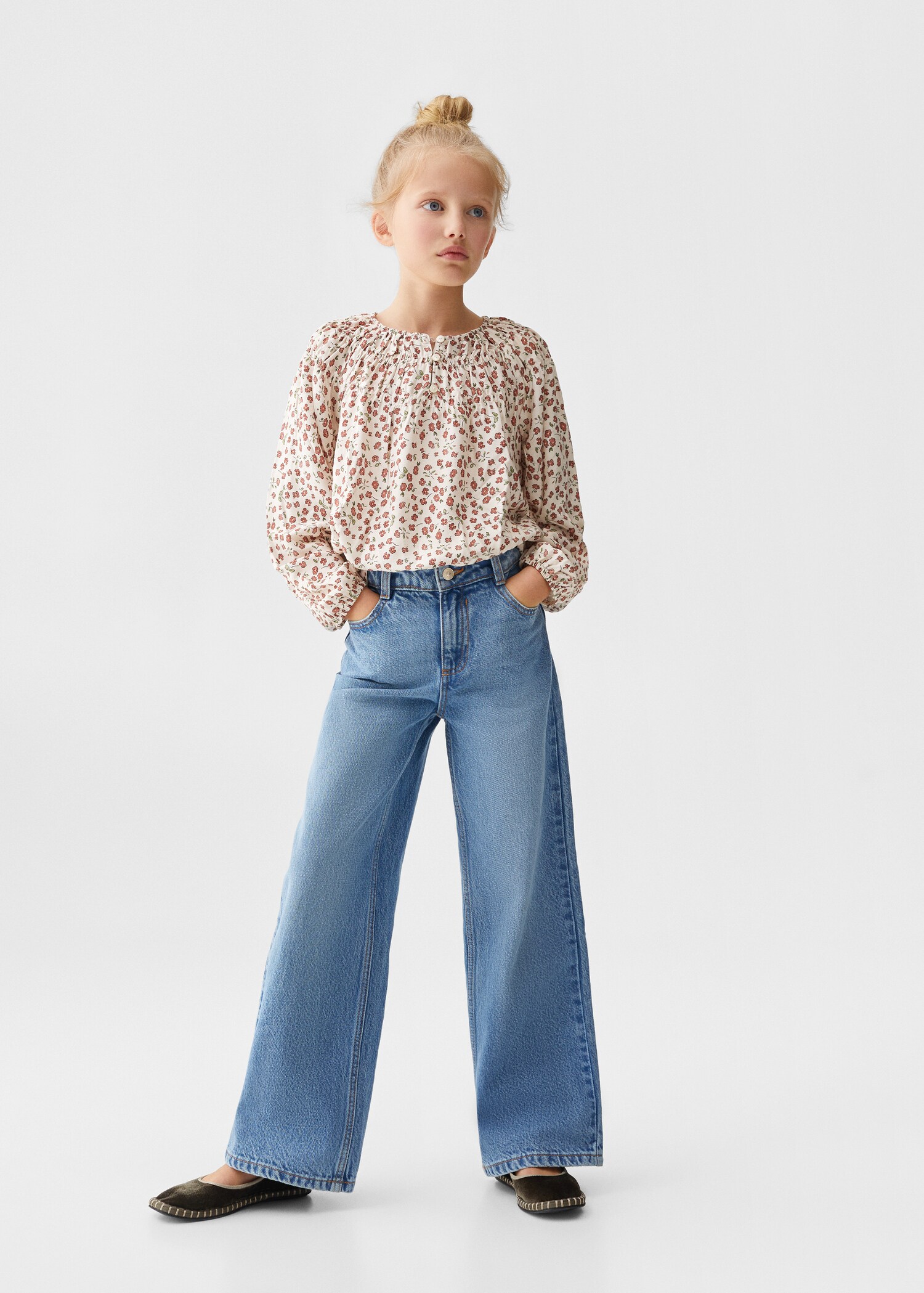 Floral print blouse - General plane