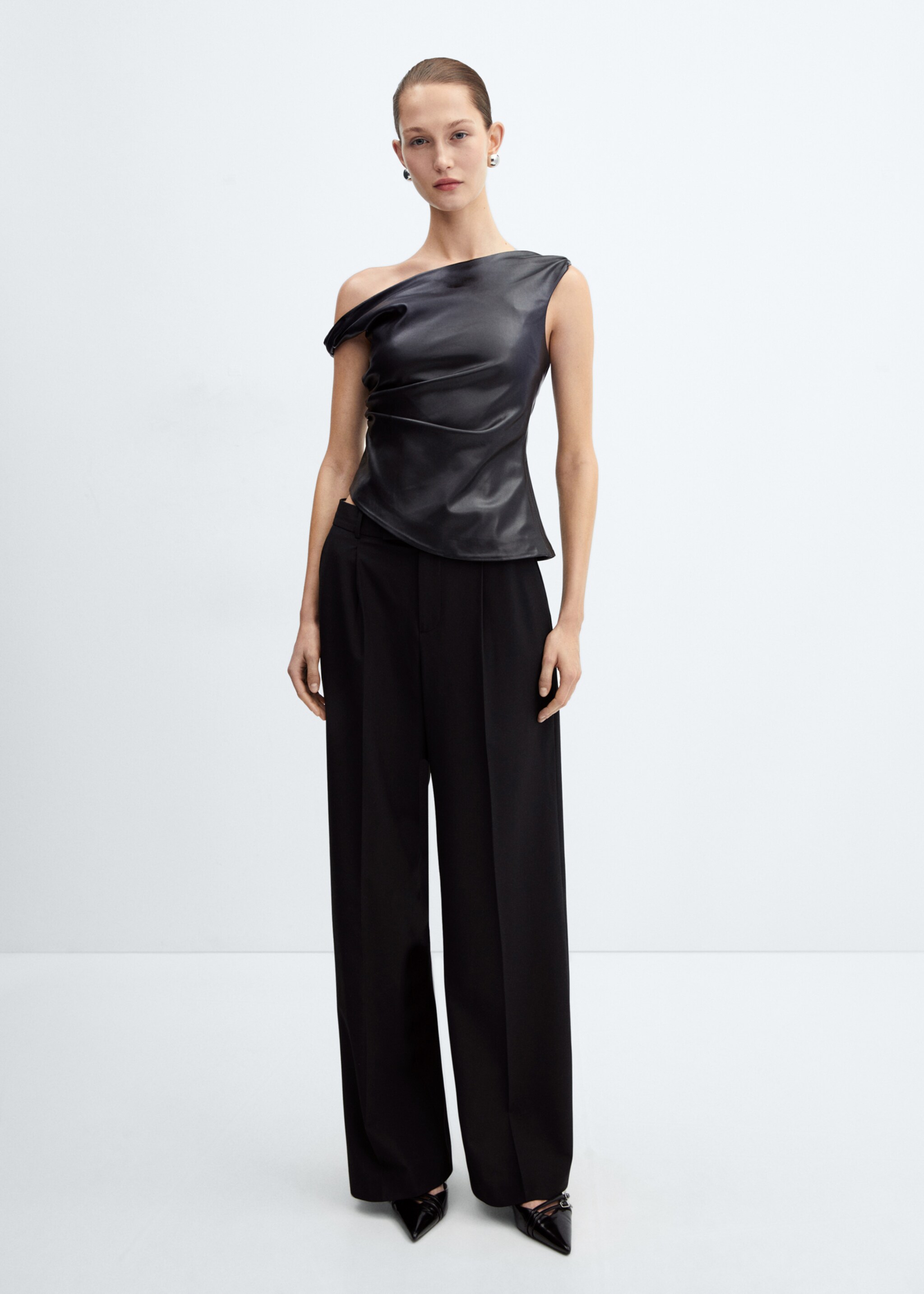 Leather-effect top - General plane