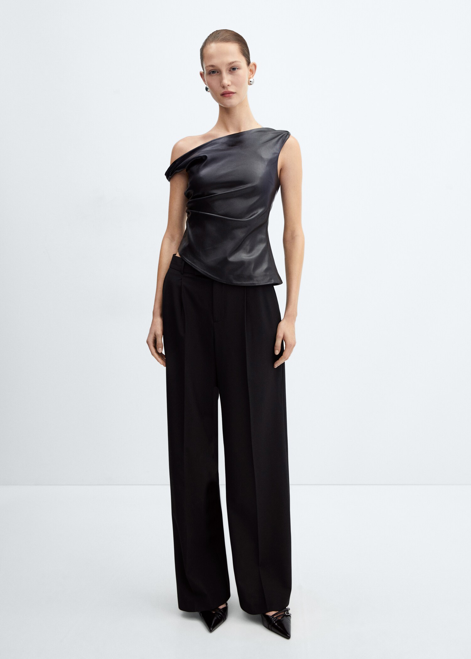 Leather-effect top - General plane