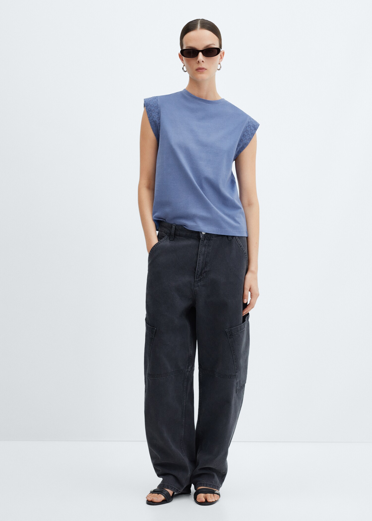 Embroidered sleeve T-shirt - General plane