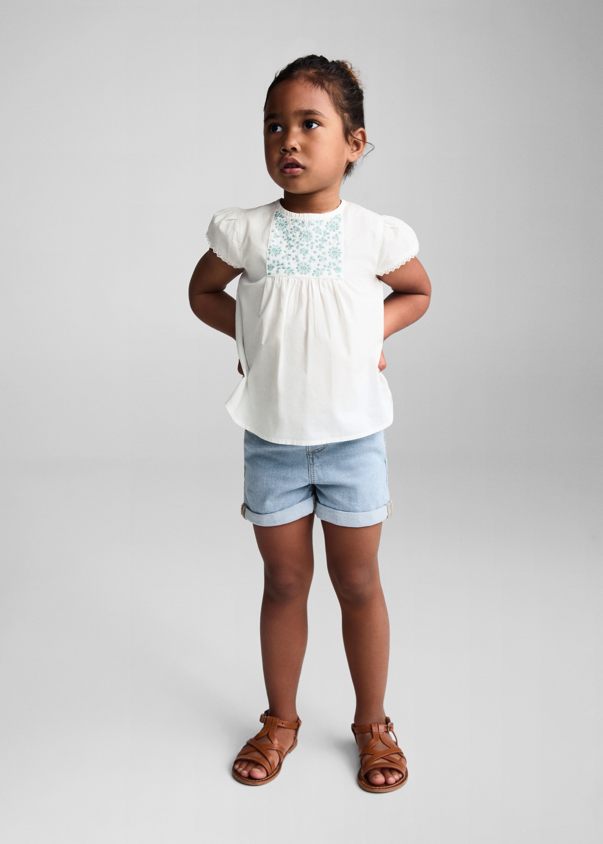 Embroidered cotton blouse - General plane
