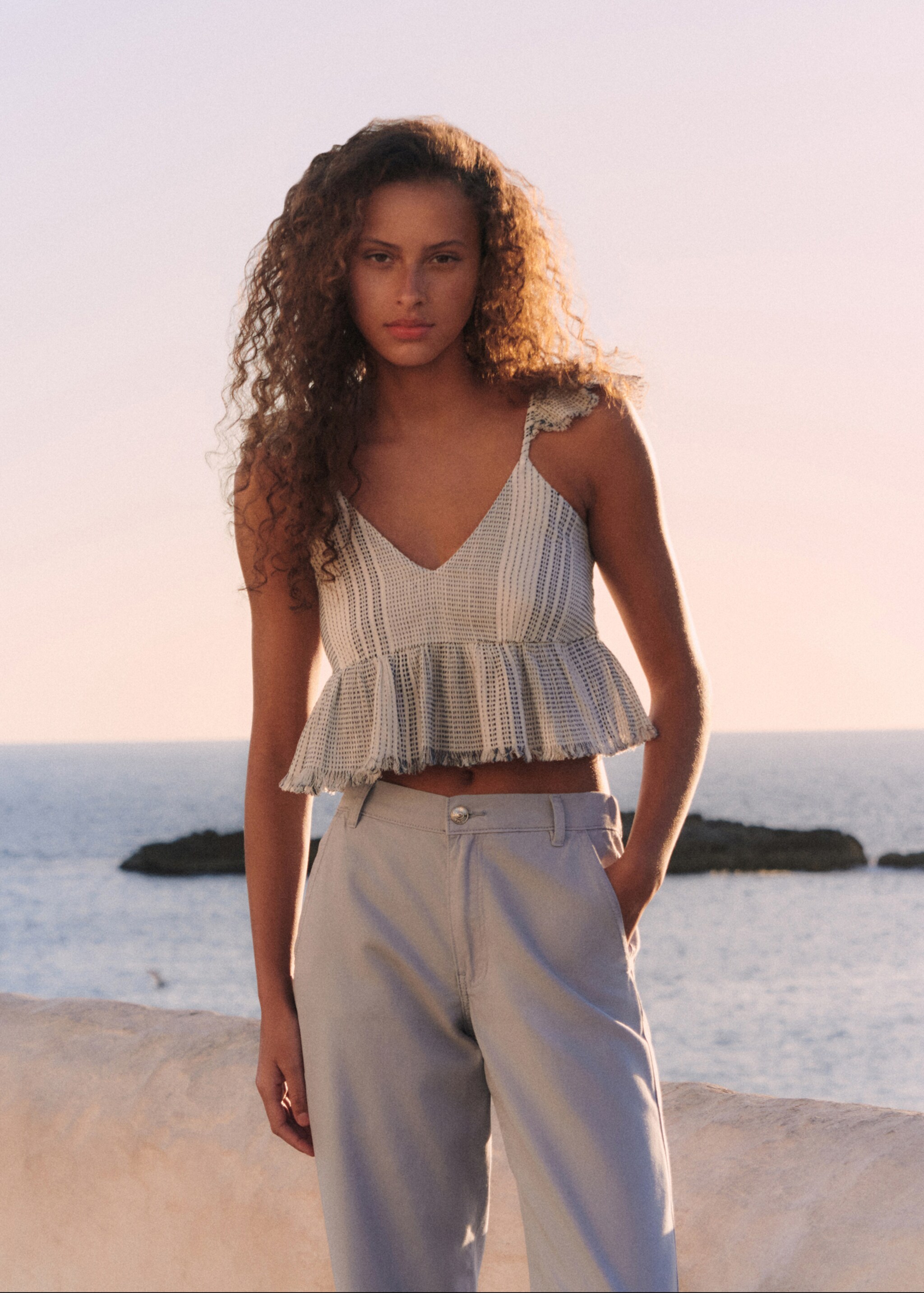 Printed top with open back - General plane